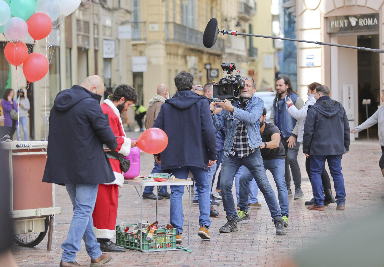 El rodaje de 'La chica de nieve' en Málaga, en fotos