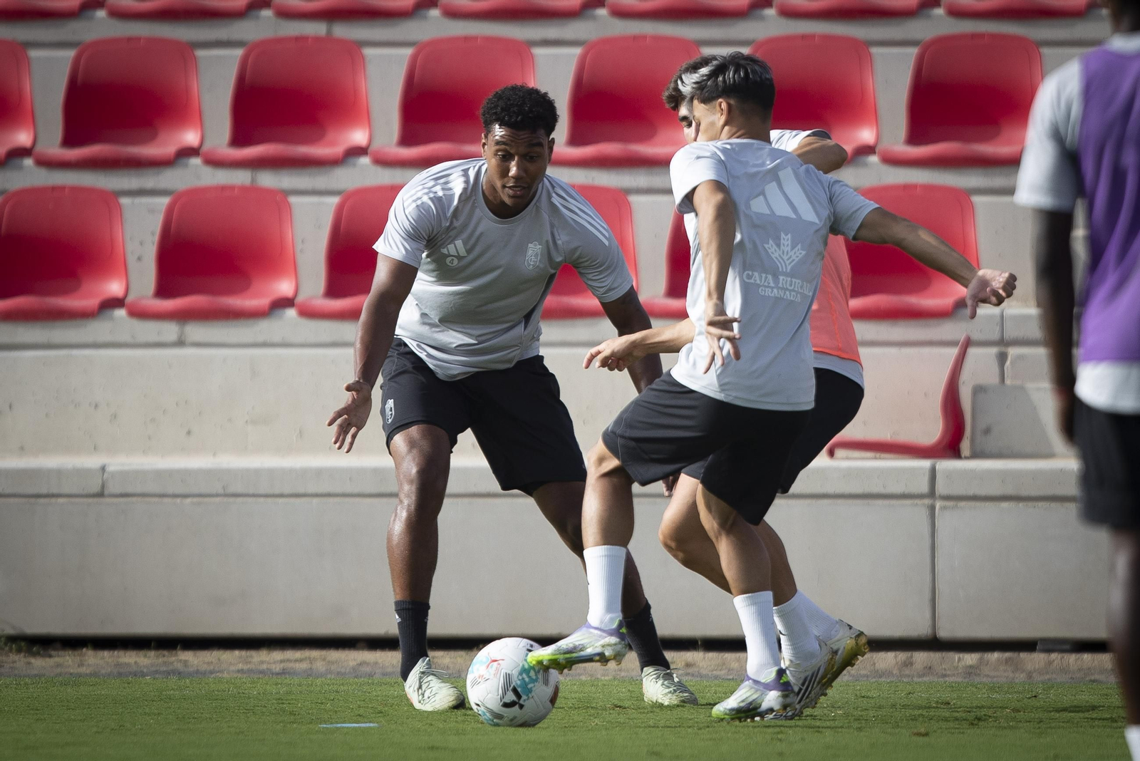 Las imágenes del entrenamiento del Granada CF