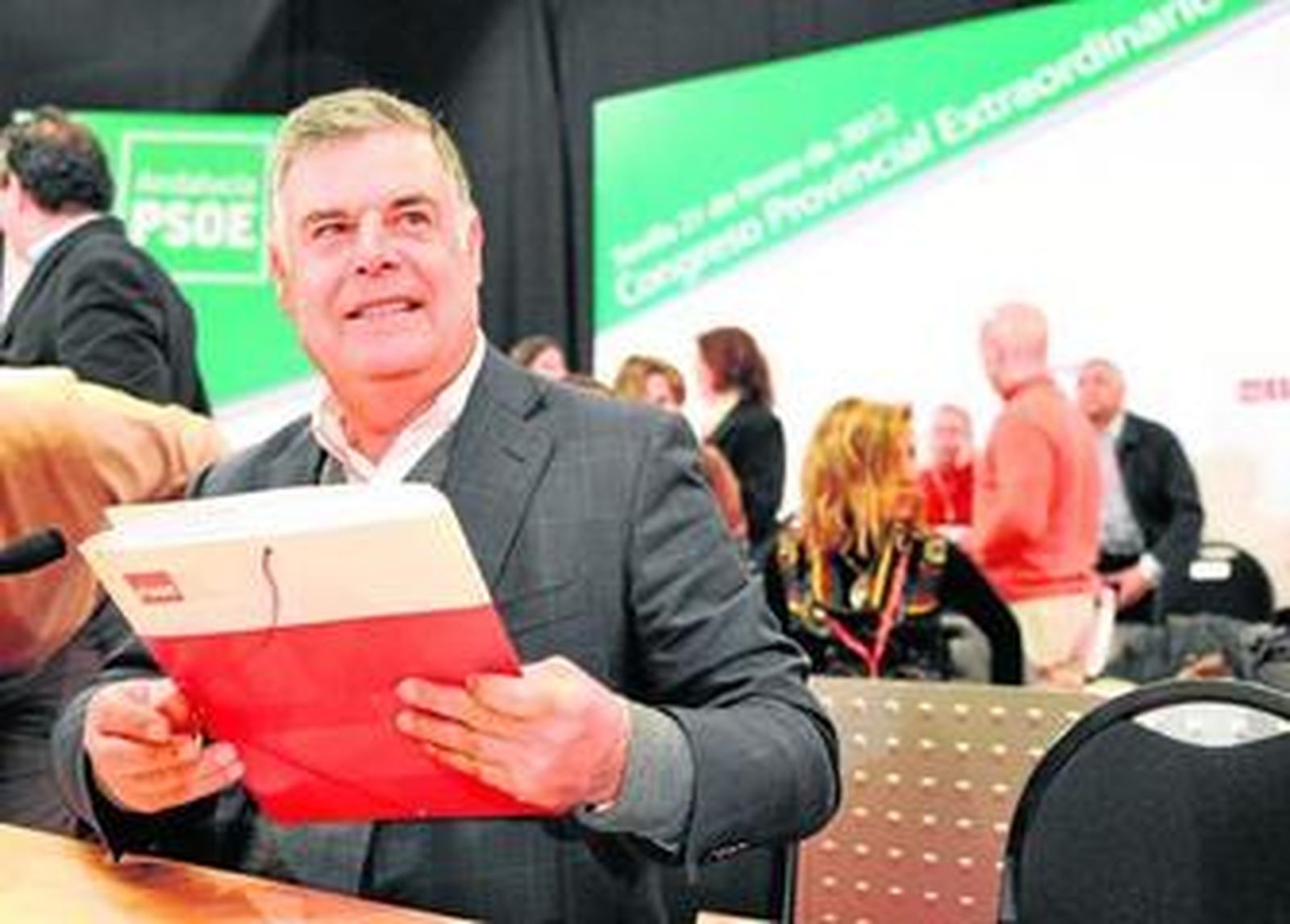 José Antonio Viera en un congreso provincial del PSOE de Sevilla.