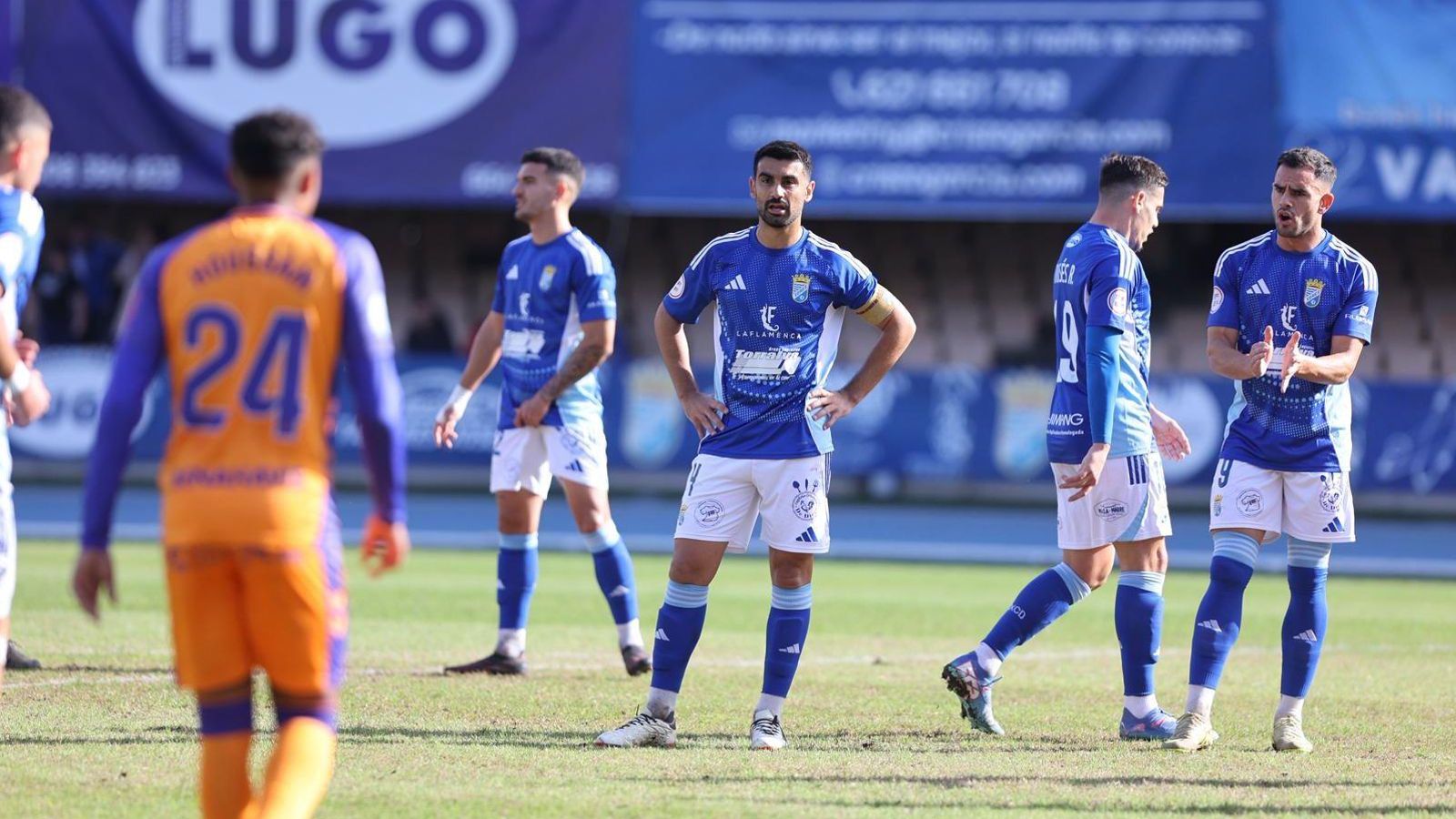 Adri Rodríguez recuperó la titularidad en el centro del campo en lugar de Bless.