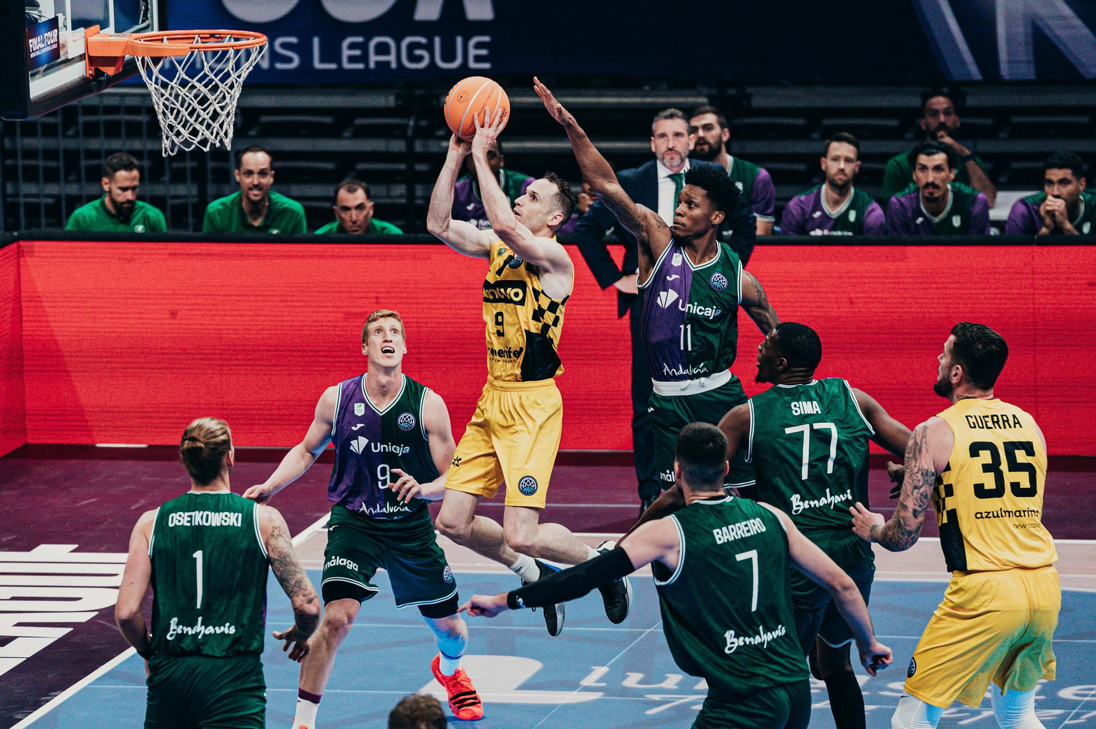 Las fotos de la final de la BCL entre Lenovo Tenerife y Unicaja Baloncesto