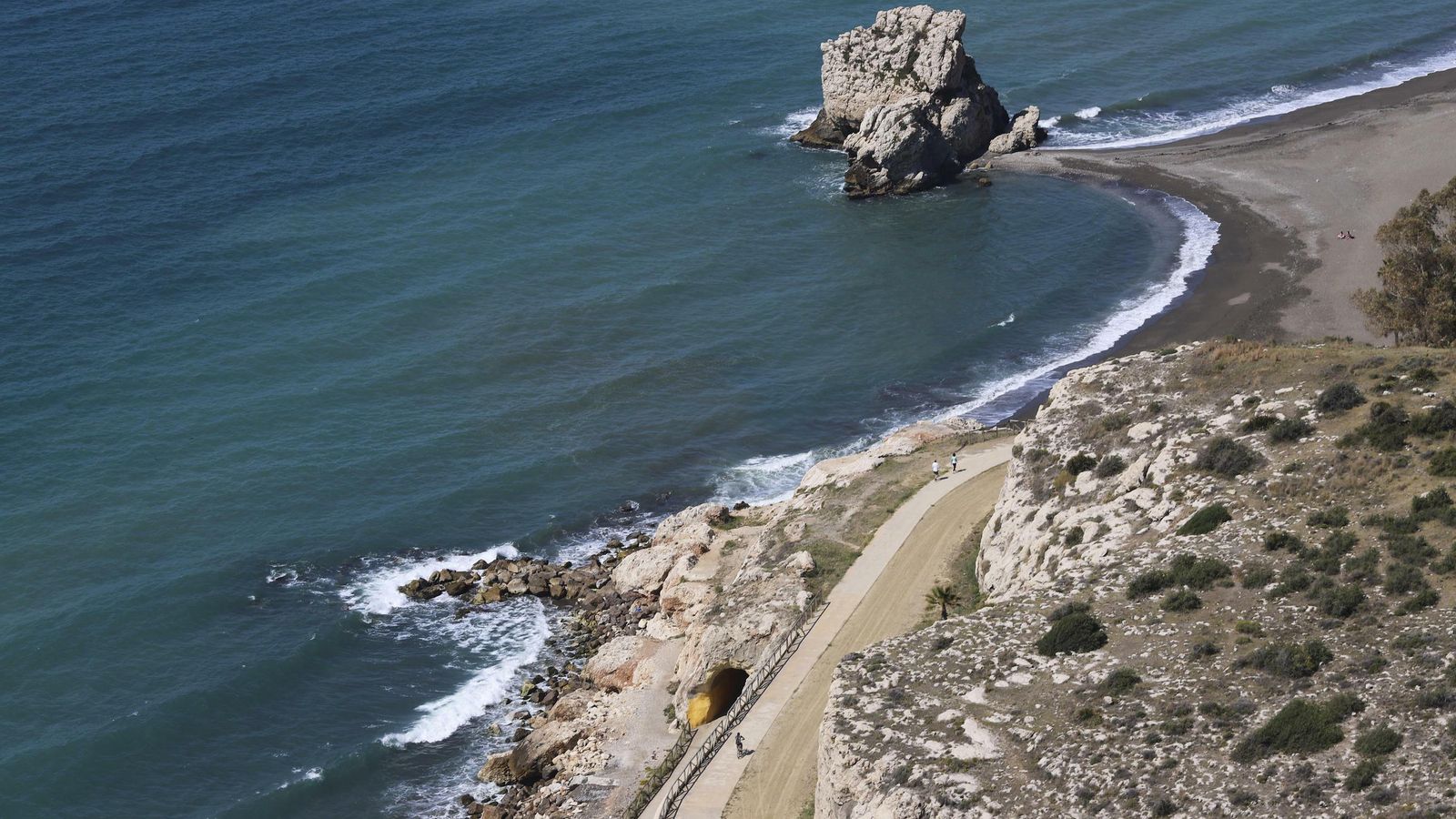 Nunca nadie dijo "nevermore" en la playa del Peñón del Cuervo.
