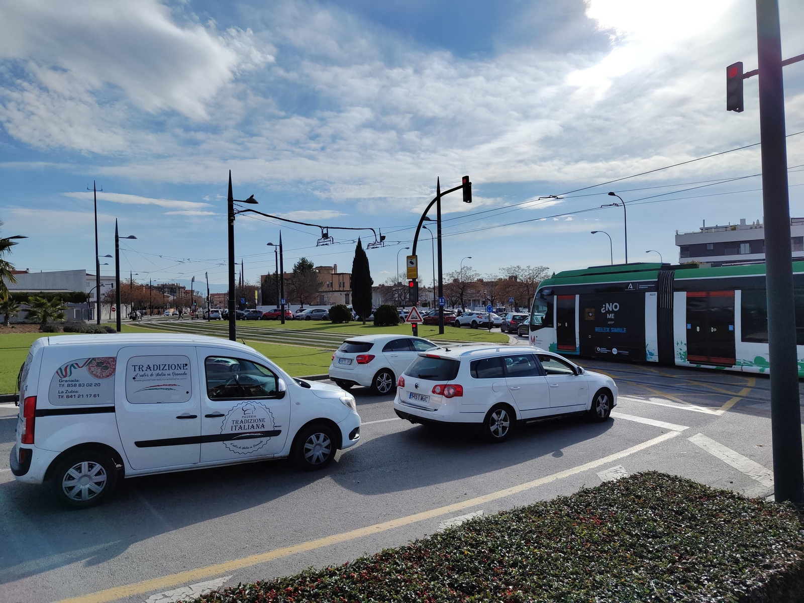 El Metro de Granada, tabla de salvación ante el colapso de tráfico por la tractorada
