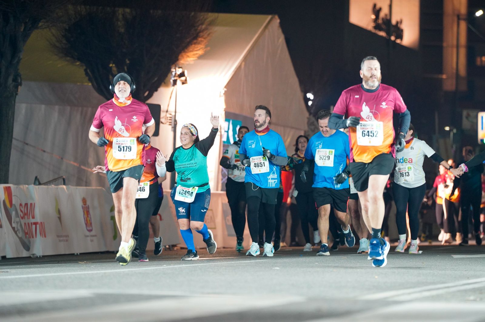 En imágenes: búscate en tu llegada a meta de la Carrera de San Antón 2026 (2)