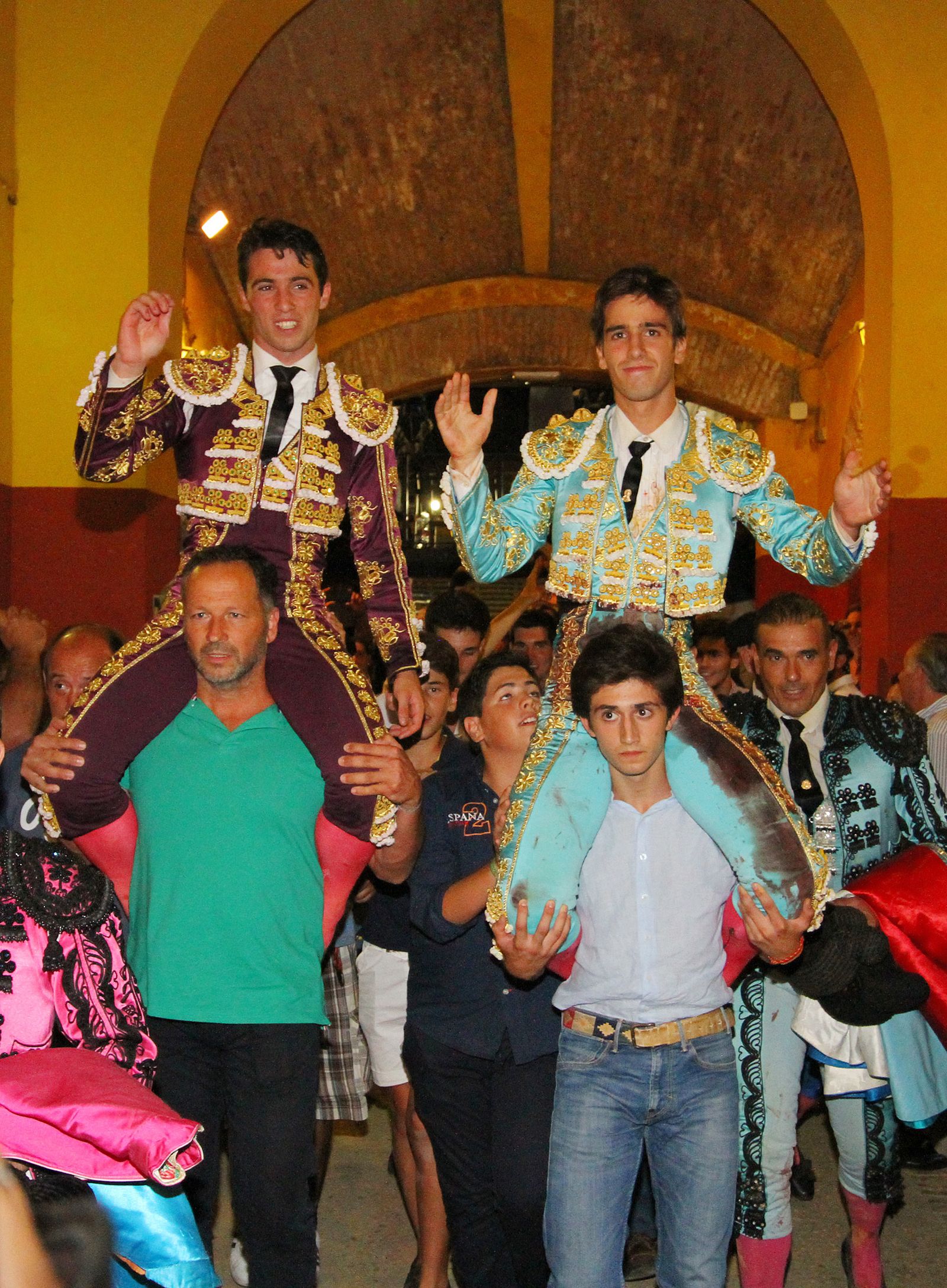 Imágenes de la Novillada de Rafael Serna, Emilio Silvera y Rodrigo Molina.