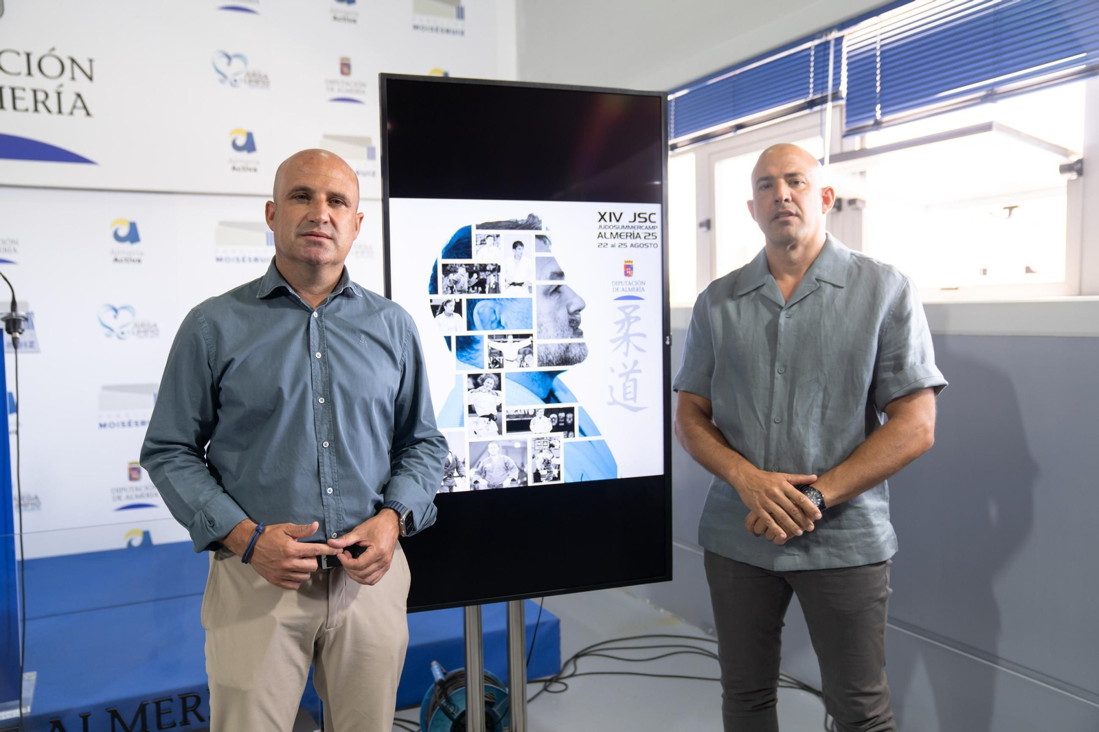 José Antonio García y León Granda en el acto de presentación.