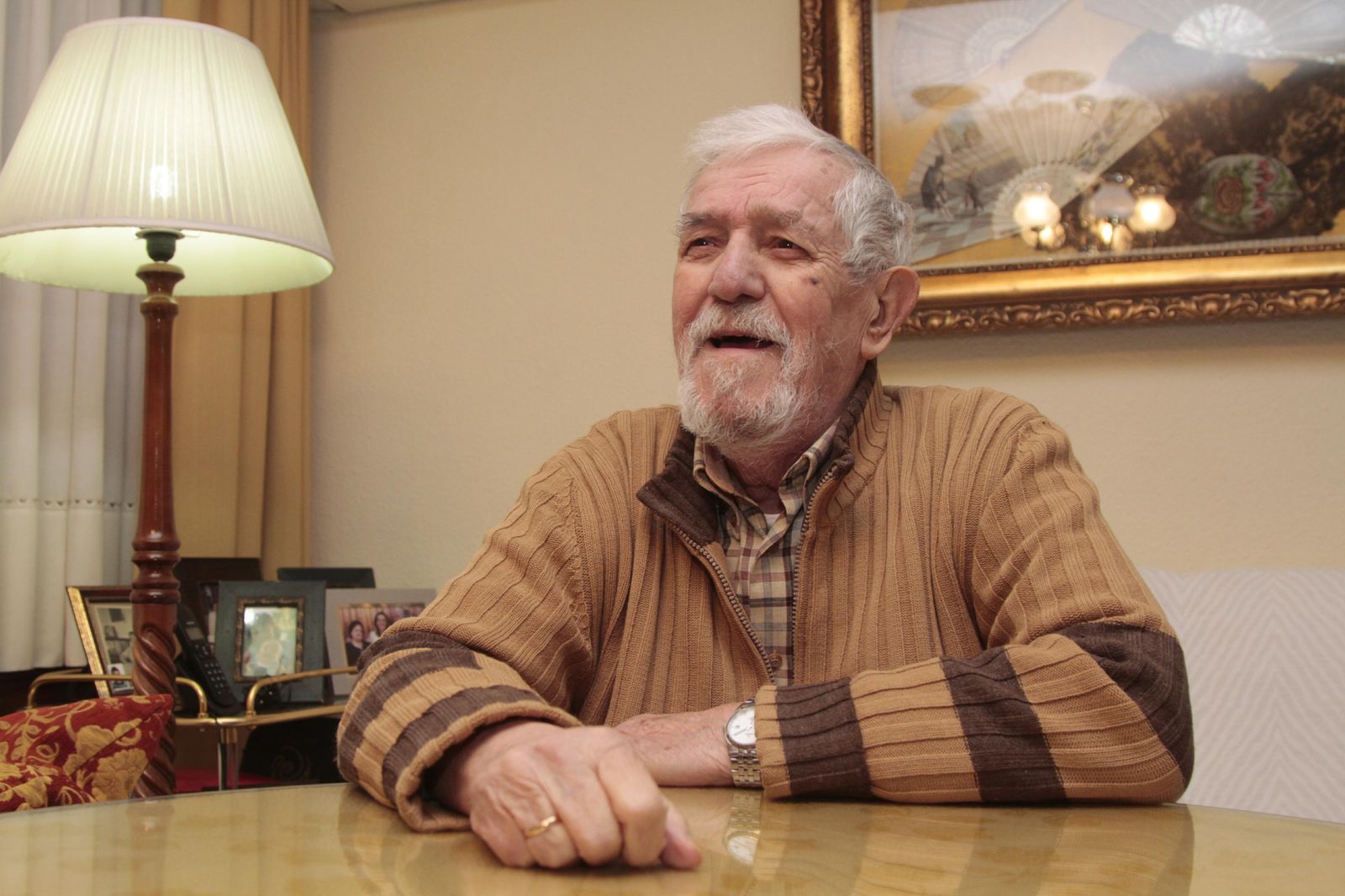 Manuel Fernández Floranes, en su casa del barrio E del Polígono San Pablo.