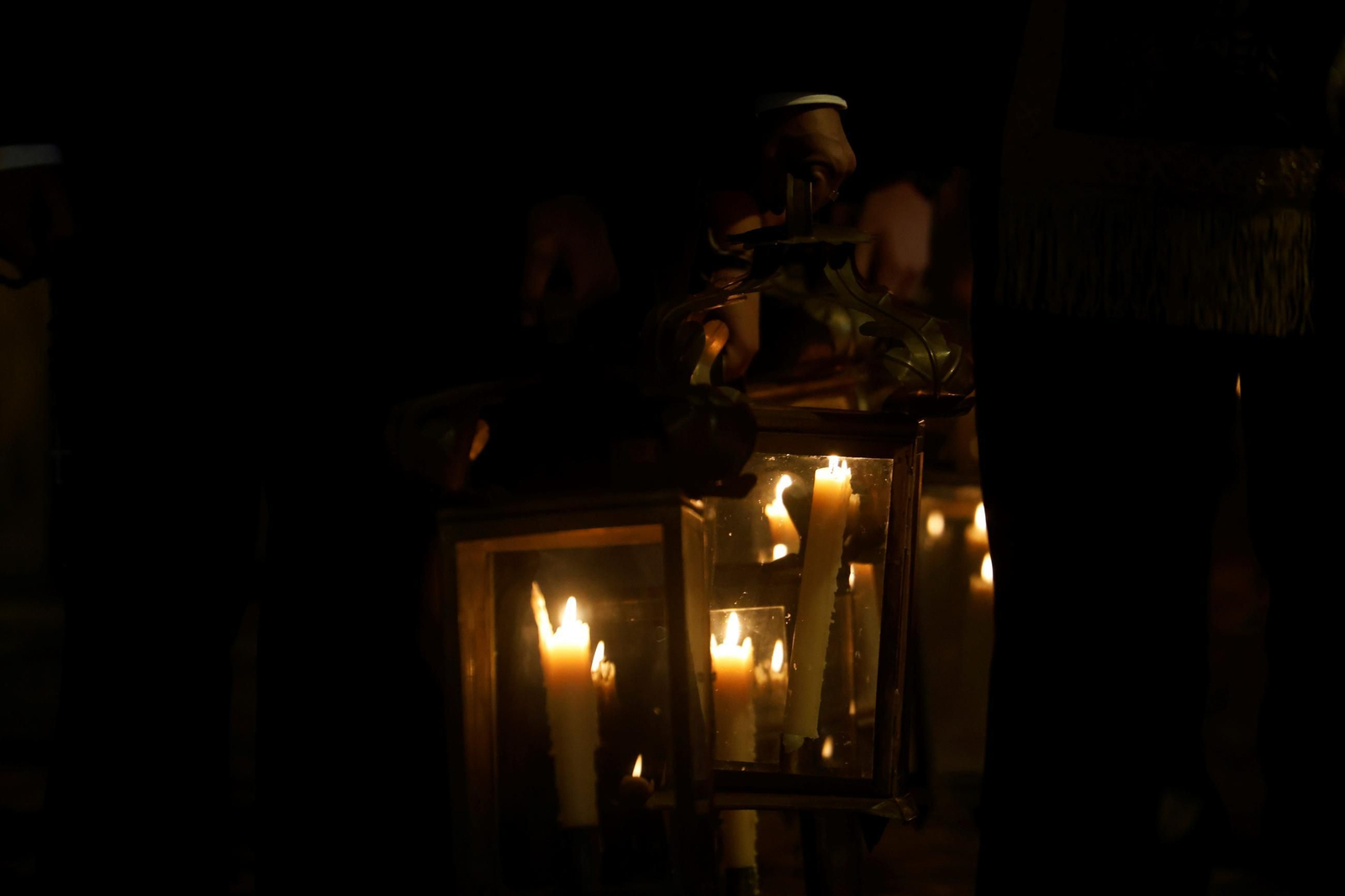 Ánimas celebra el 50 aniversario de la Virgen de las Tristezas por las calles de Córdoba