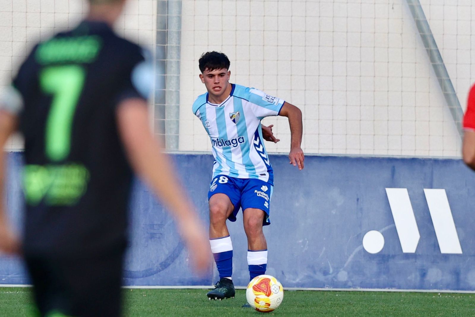 El Atlético Malagueño se abona a la épica para vencer al CD Extremadura