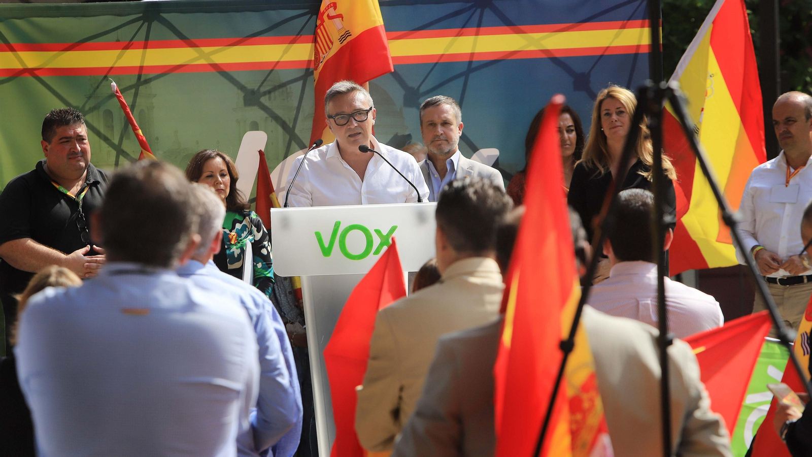 El portavoz de Vox en el Parlamento andaluz, Manuel Gavira, en el acto del Día de la Hispanidad celebrado en la Alameda del Banco.