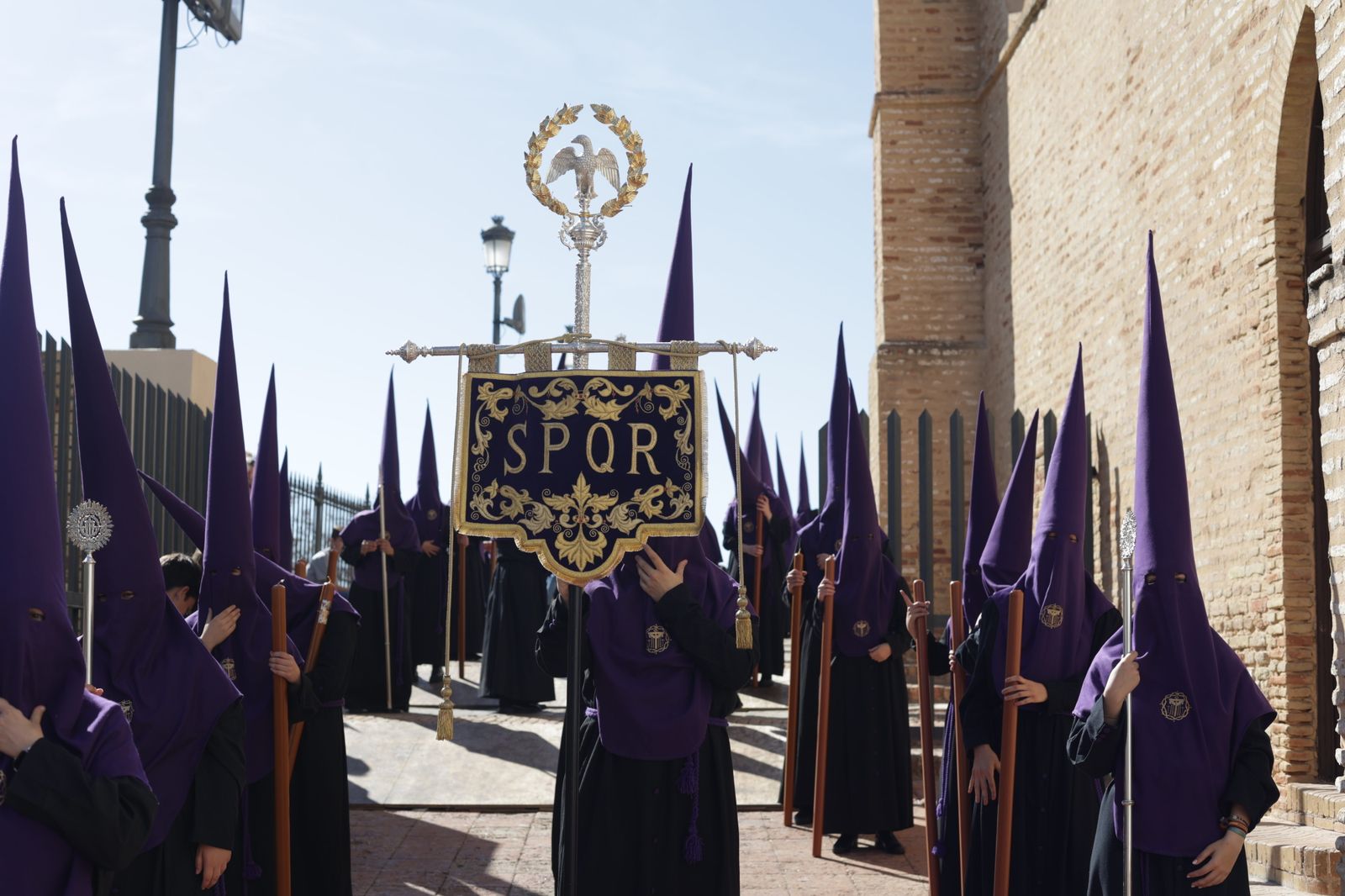 Imágenes de la Hermandad del Descendimiento en la Semana Santa de Huelva 2023