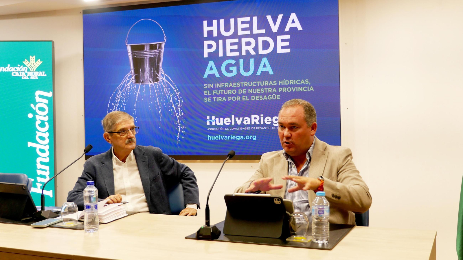 Fernando González y Jorge Forné, en su comparecencia ante los medios para el balance del año hidrológico concluido en septiembre.
