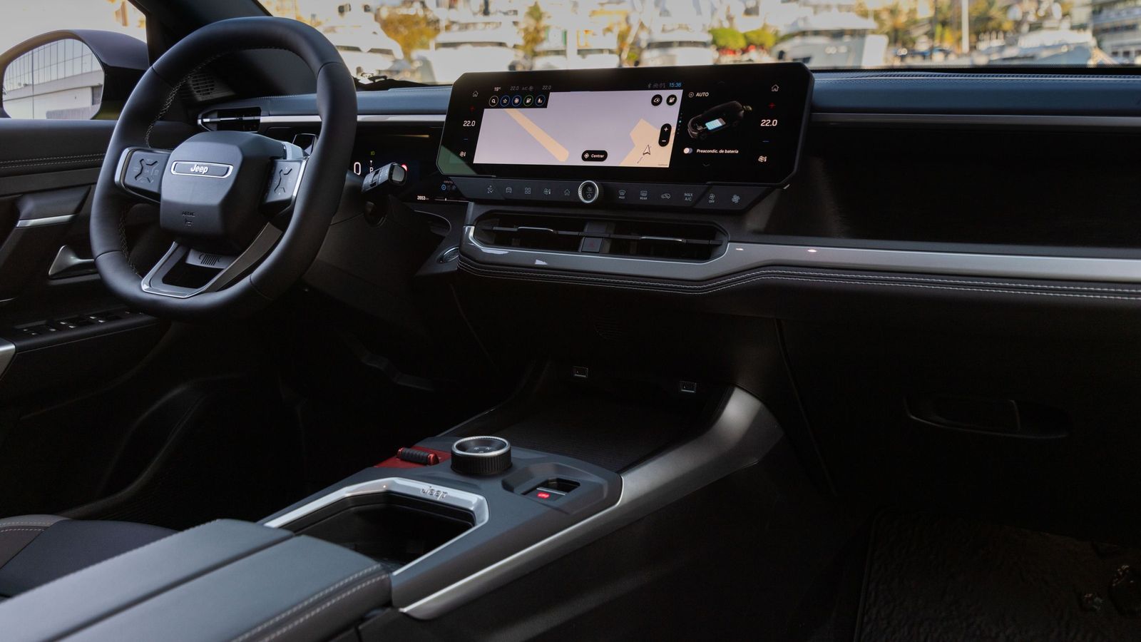 Disponer de una pantalla tan apaisada permite contar en el menú de inicio con muchas más funciones a la vista que en otros coches.