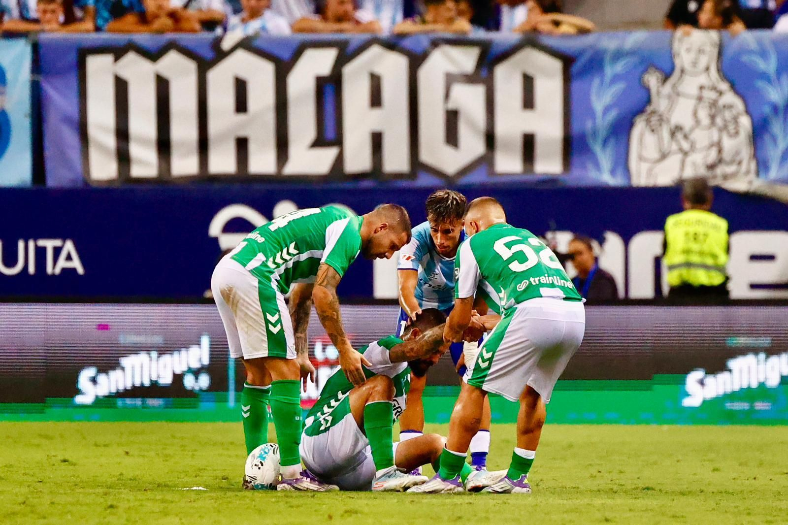 El Málaga CF-Real Betis del XXXV Trofeo Costa del Sol, en imágenes