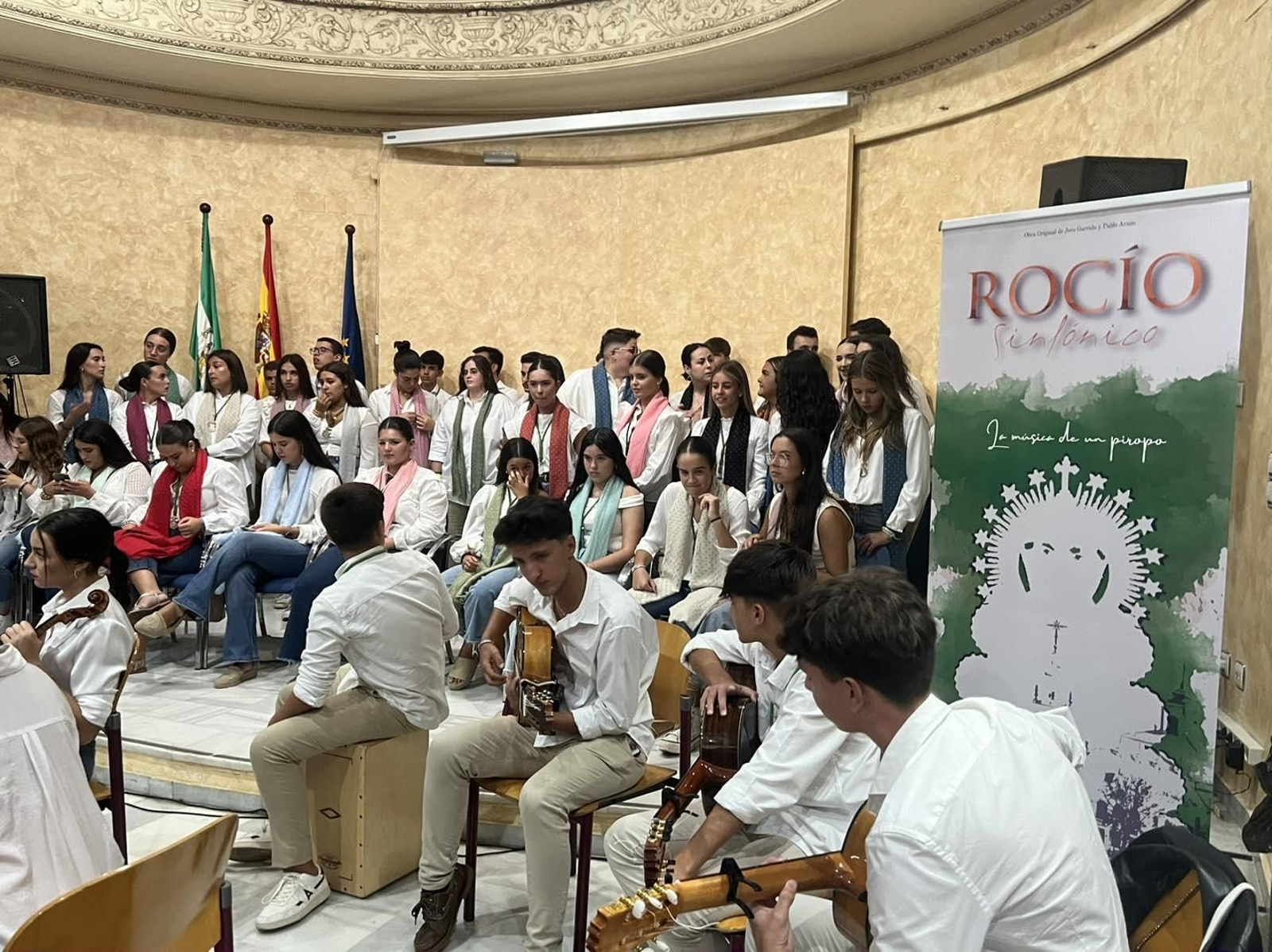 Presentación del nuevo disco del coro joven de la filial onubense.