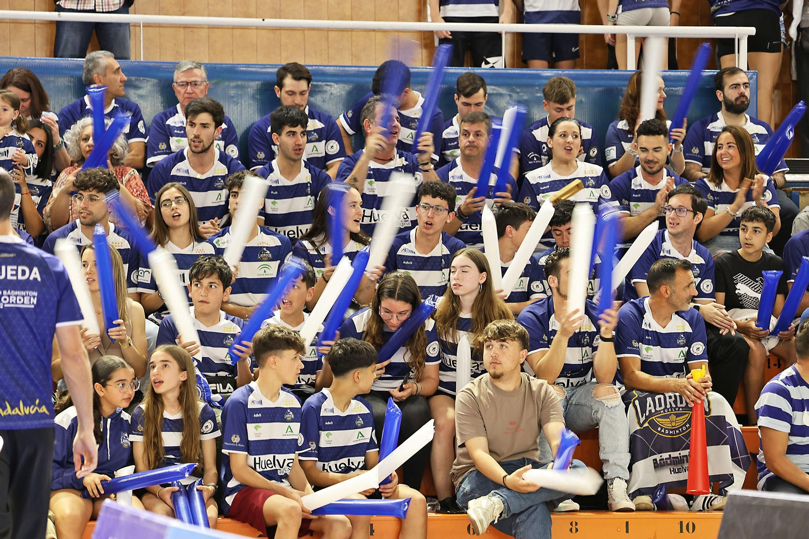 Búscate en la gran final de final de liga de bádminton entre el IES La Orden y La Rinconada