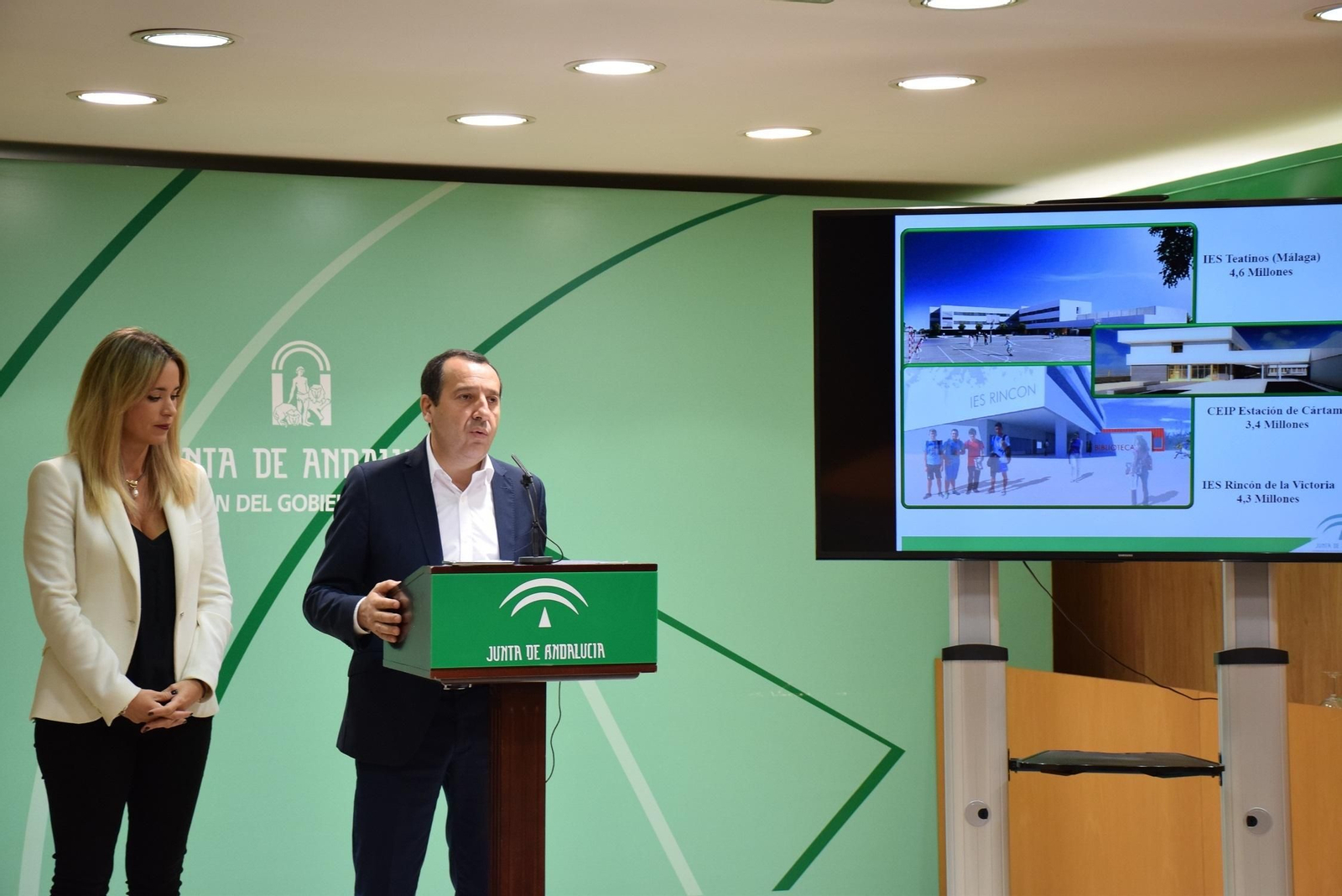 Patricia Alba y José Luis Ruiz Espejo, en rueda de prensa.