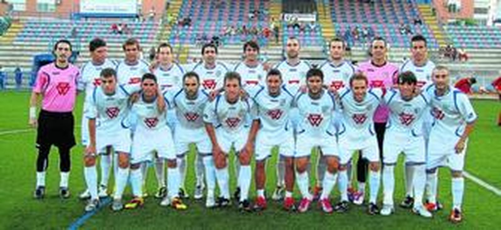 Una imagen de la plantilla del CD Alcalá en pretemporada, antes de la reincorporación de Platero y Velázquez.