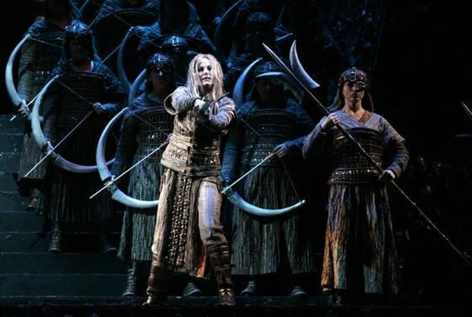 Imagen del ensayo general de 'Sárka' en el Teatro de la Maestranza. / Juan Carlos Muñoz