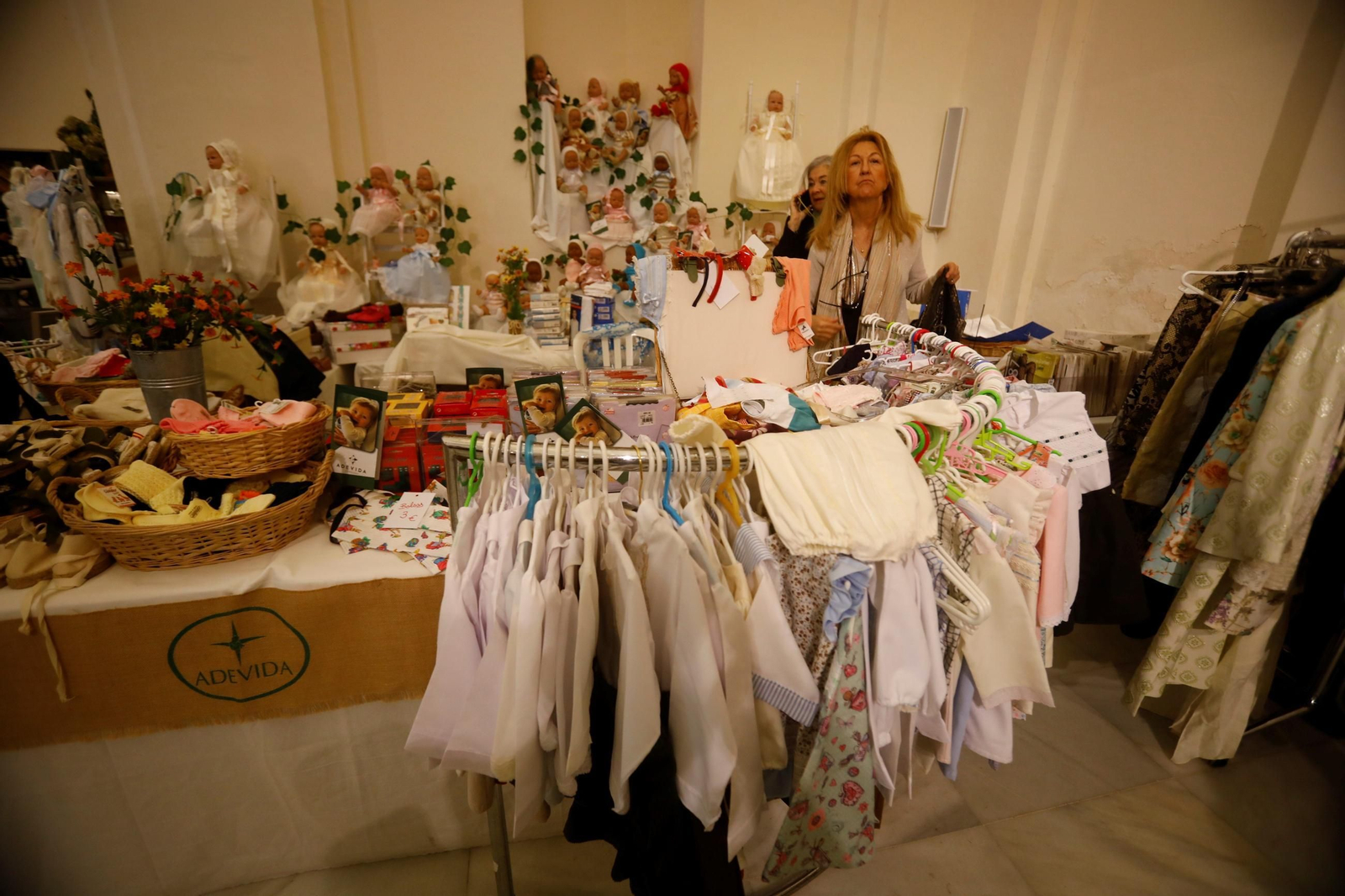 El Baratillo de Primavera de Adevida abre sus puertas, en imágenes