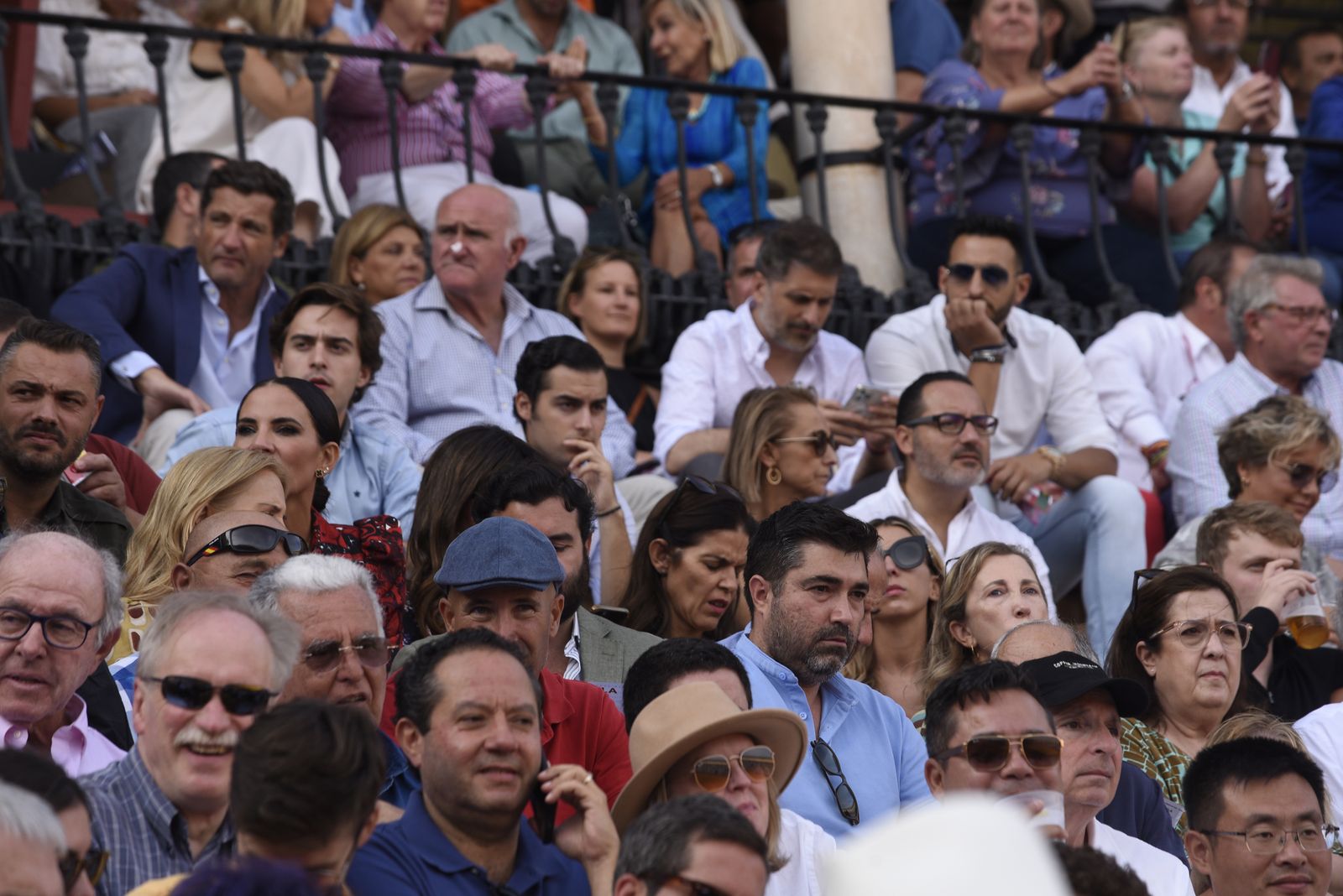 Búscate en la tercera corrida de toros de la Feria de San Miguel de Sevilla