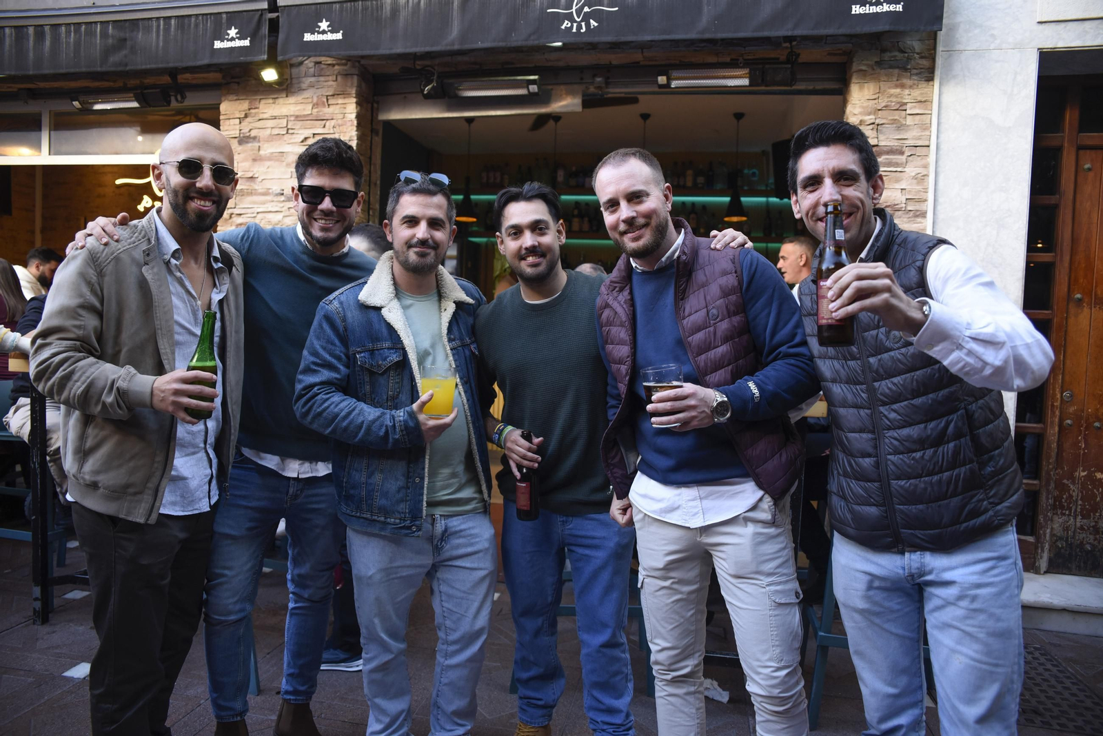 Búscate en las fotos del tardeo en el Día de la Constitución en La Línea