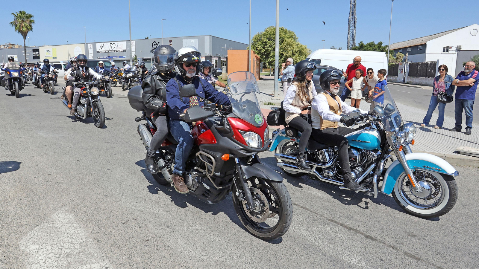 Búscate en el evento motero solidario "The Distinguished Gentleman´s Ride" en Jerez