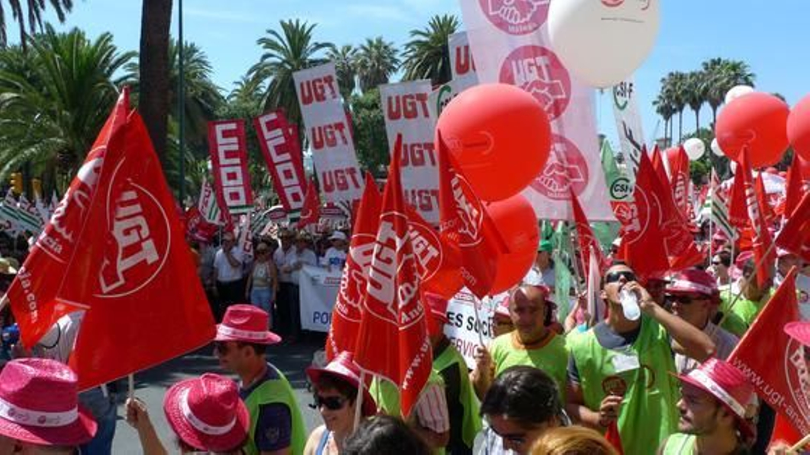 Huelga de funcionarios celebrada en Málaga contra el reajuste salarial impuesto por el Gobierno.


Foto: J.A.N.