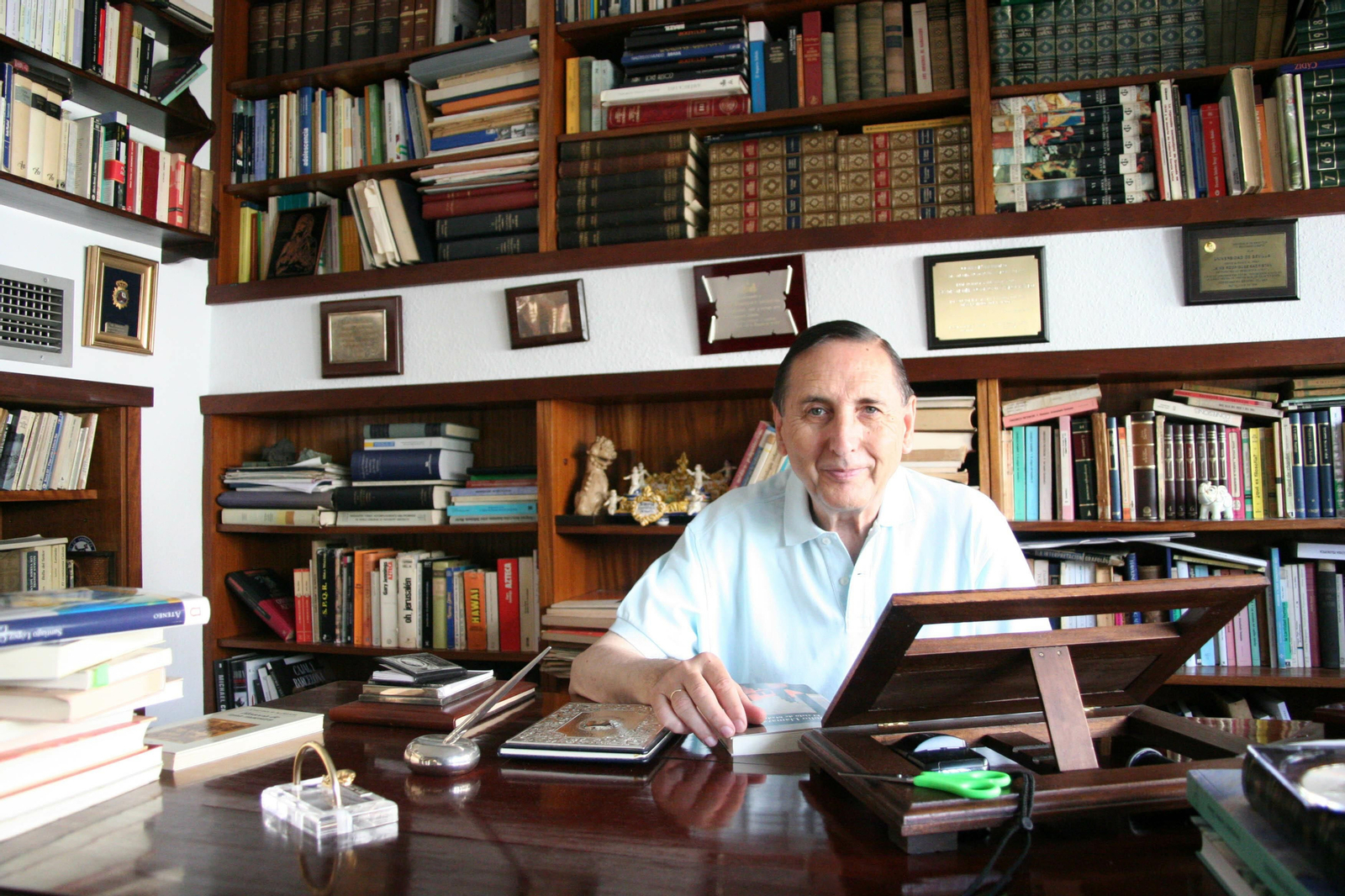 El doctor Rodríguez Sacristán, en su despacho