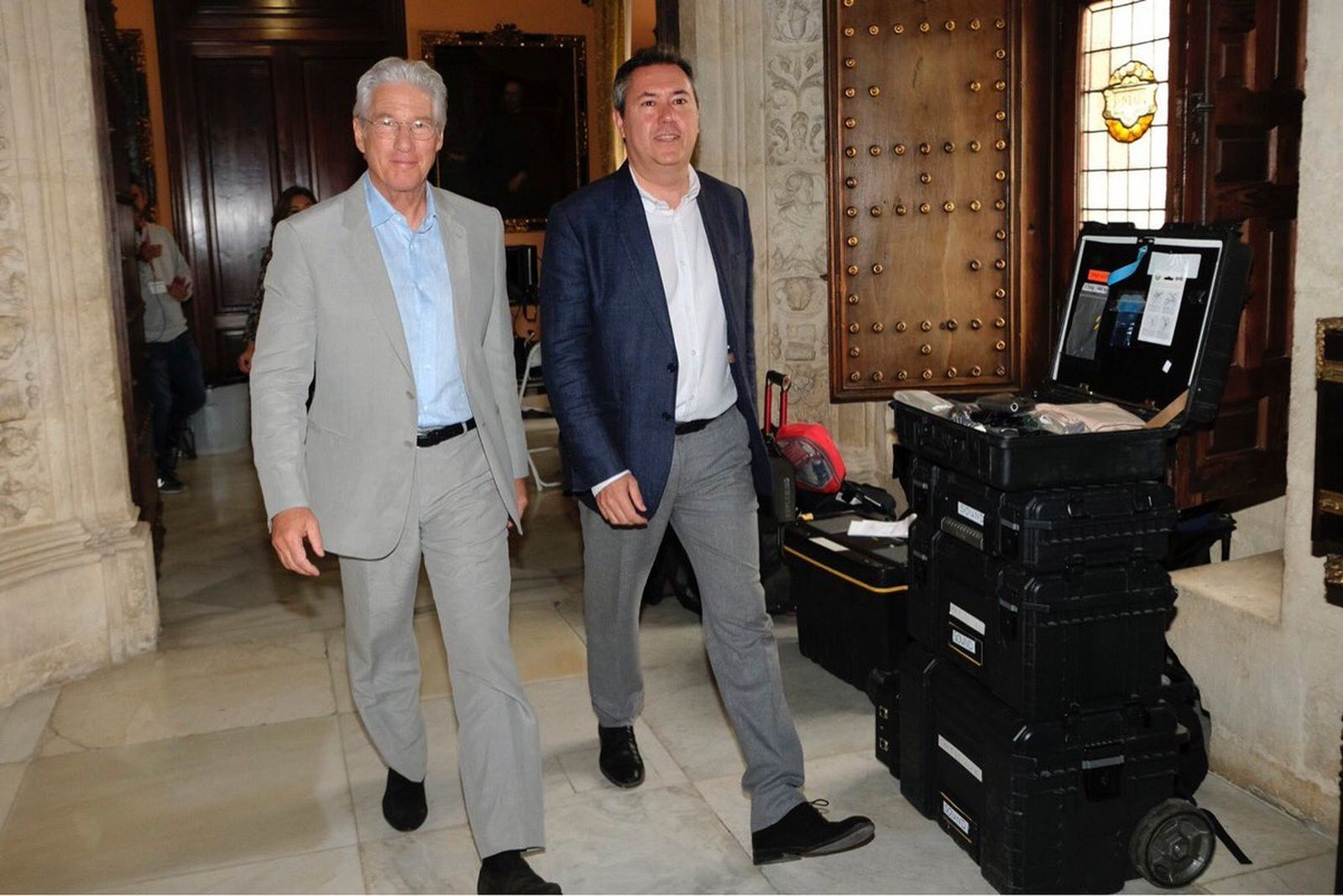 Richard Gere y Juan Espadas en el Ayuntamiento.
