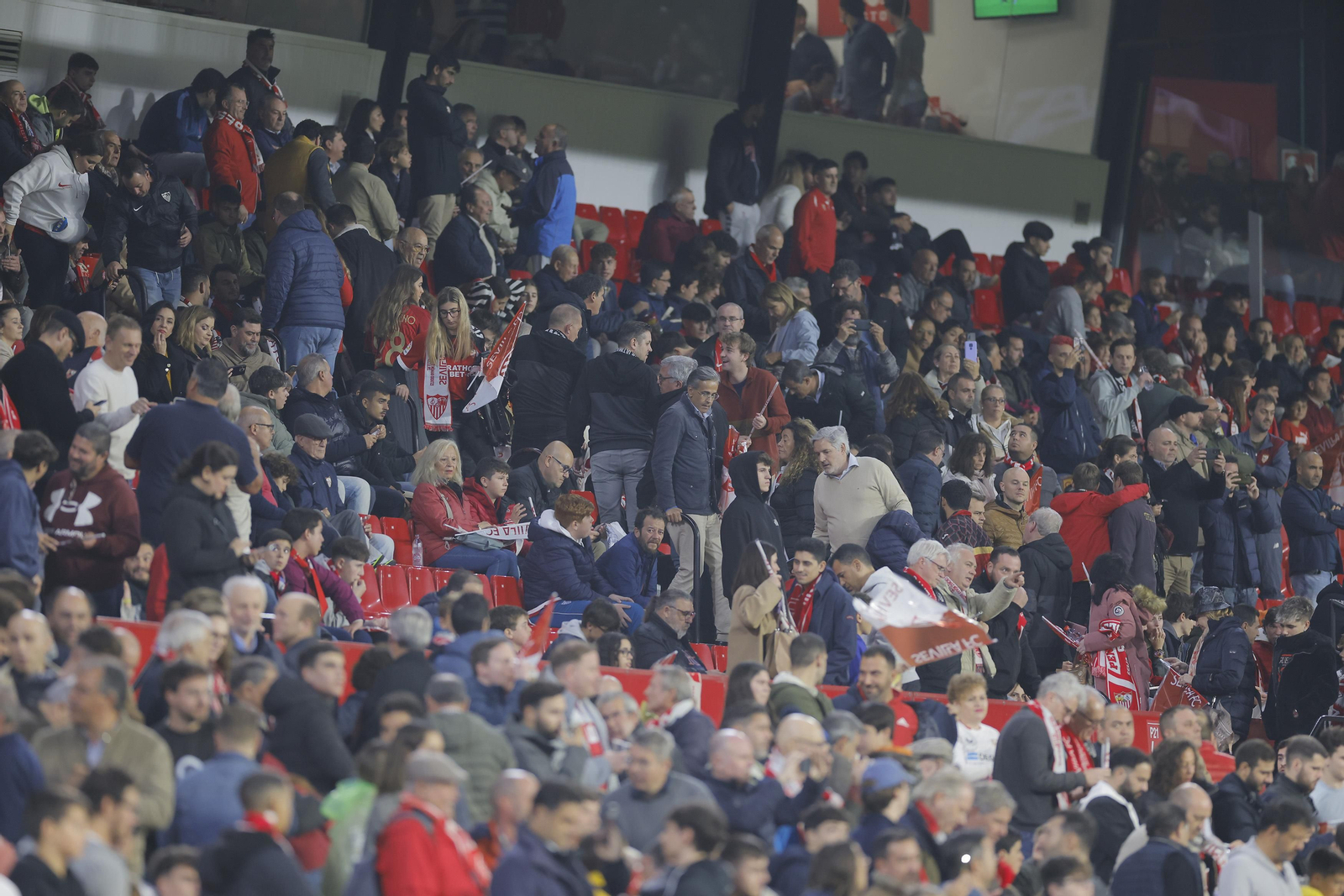 Búscate en las fotos del Sevilla Fc- PSV