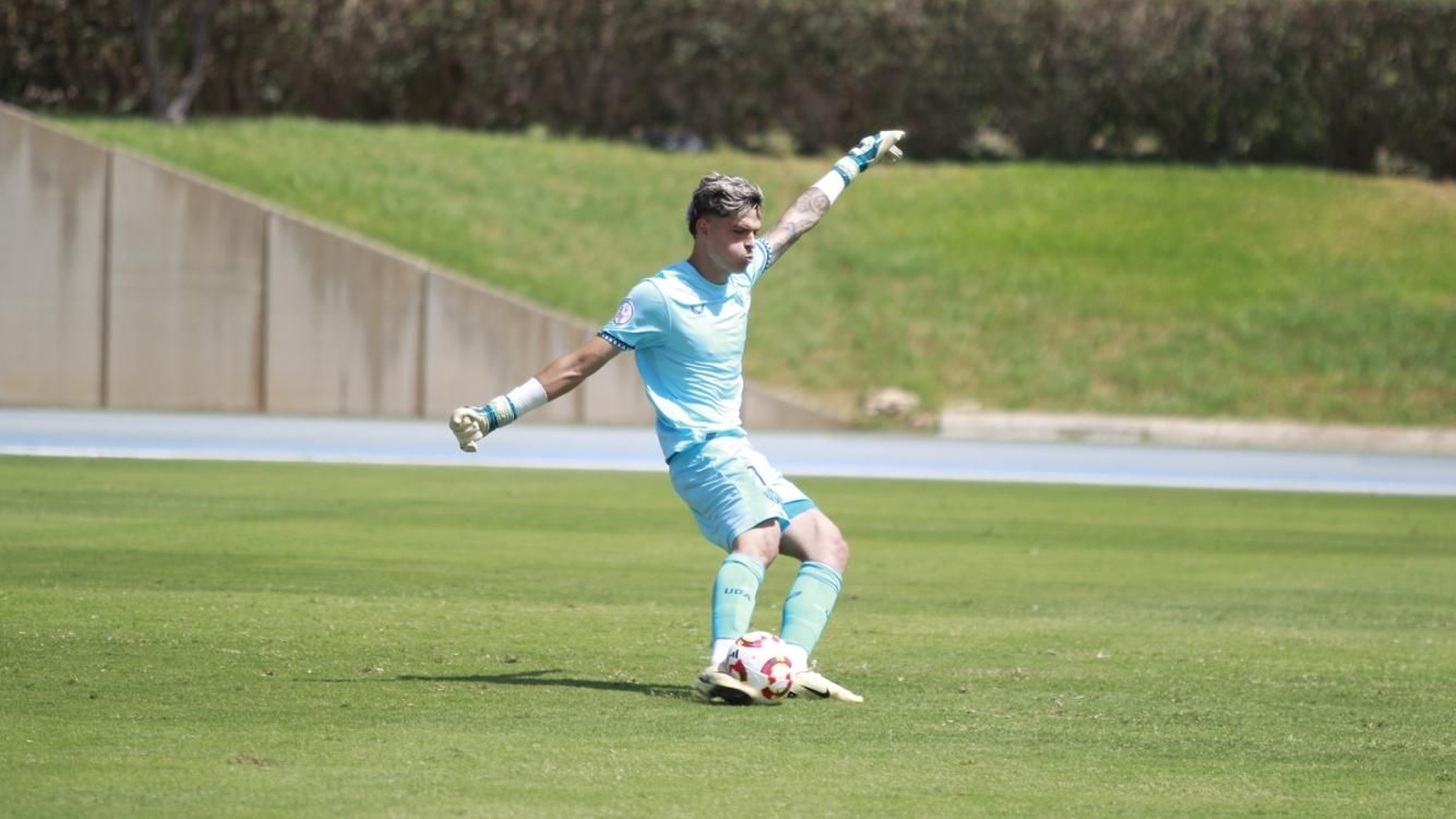 Bruno Iribarne busca un desplazamiento en largo en la última cita liguera. Bruno Iribarne busca un desplazamiento en largo en la última cita liguera.