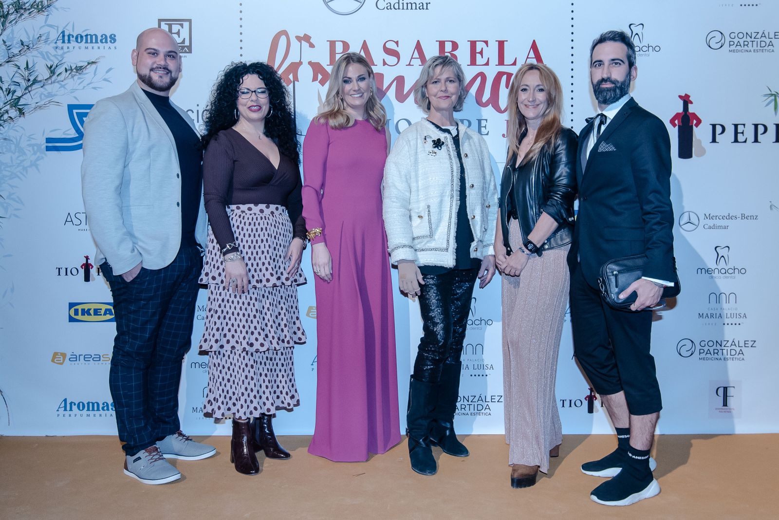Imágenes de la inauguración y primeros desfiles de la 'Pasarela Flamenca 2020'