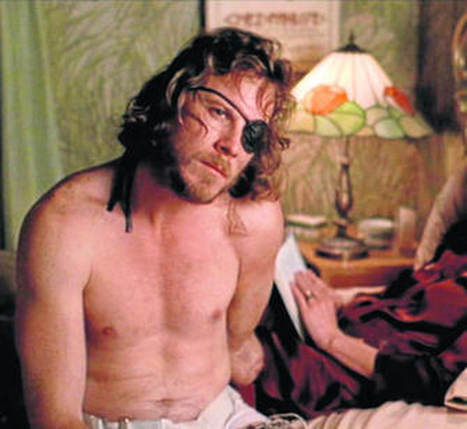 John Heard, en un fotograma de la película 'El camino de Cutter' (1981).