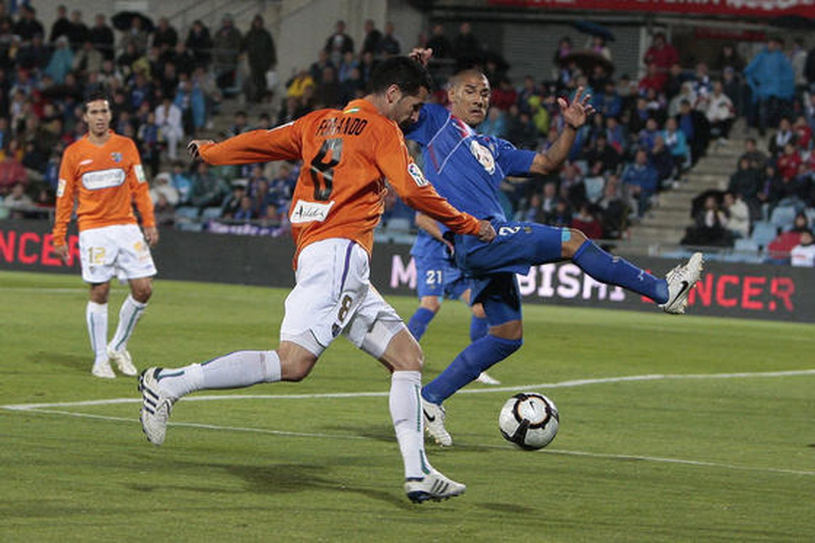 El Málaga pierde en Getafe y cae a puestos de descenso a falta de una jornada. / LOF