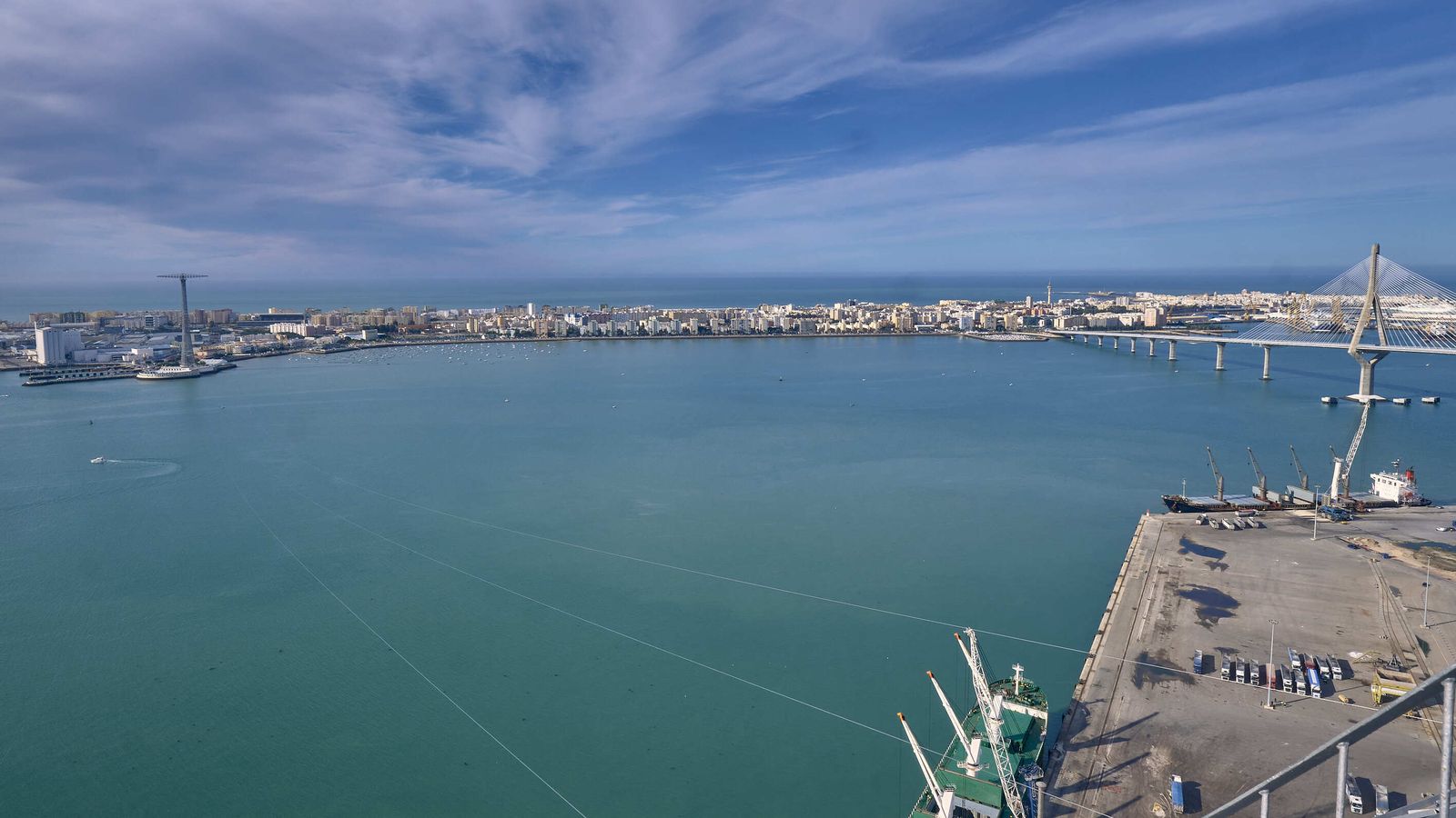 Vista desde la torre de Endesa en Puerto Real.