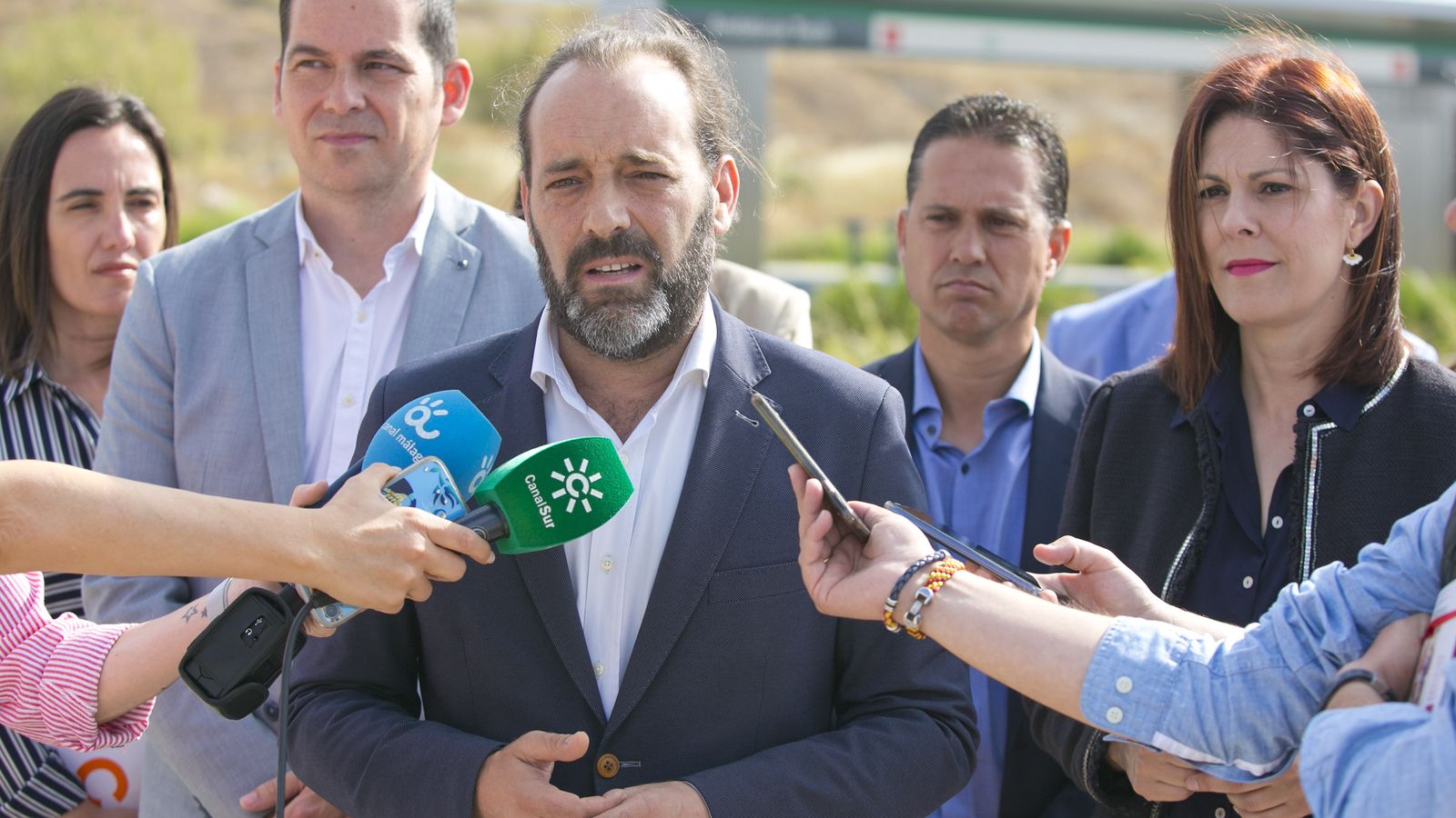 Juan Cassá, ayer, explicando sus propuestas en materia de movilidad.