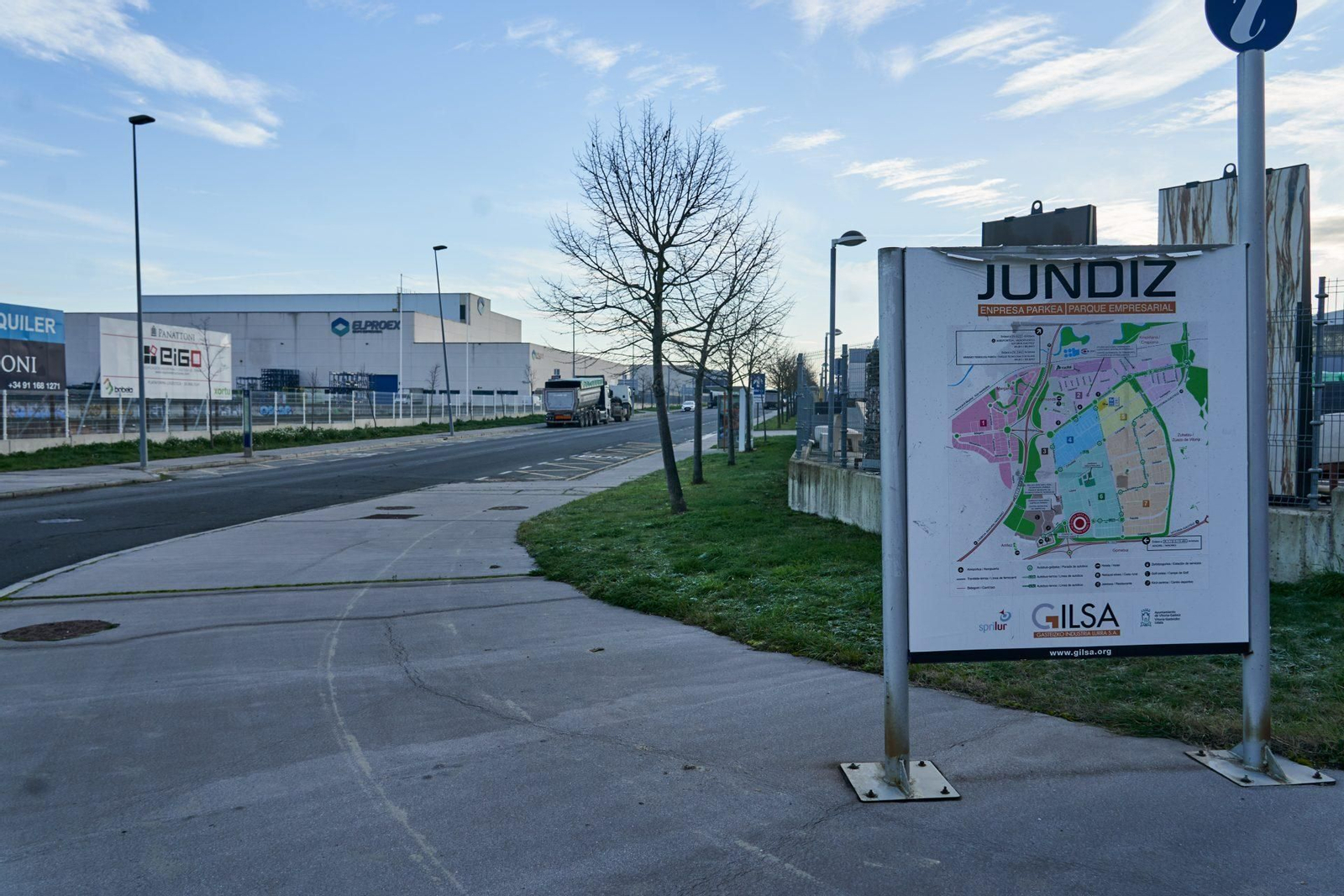 Dos jóvenes han resultado muertos en un accidente en el polígono industrial de Júndiz en Vitori