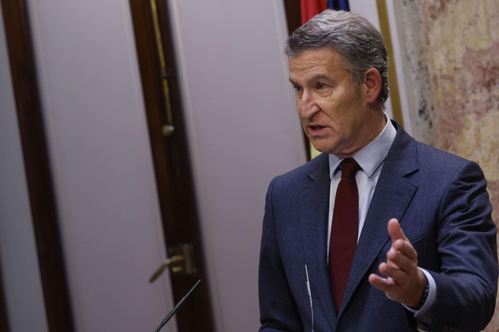 El líder del PP, Alberto Núñez Feijóo, ofrece a los socios del Gobierno armar una moción de censura contra Sánchez.