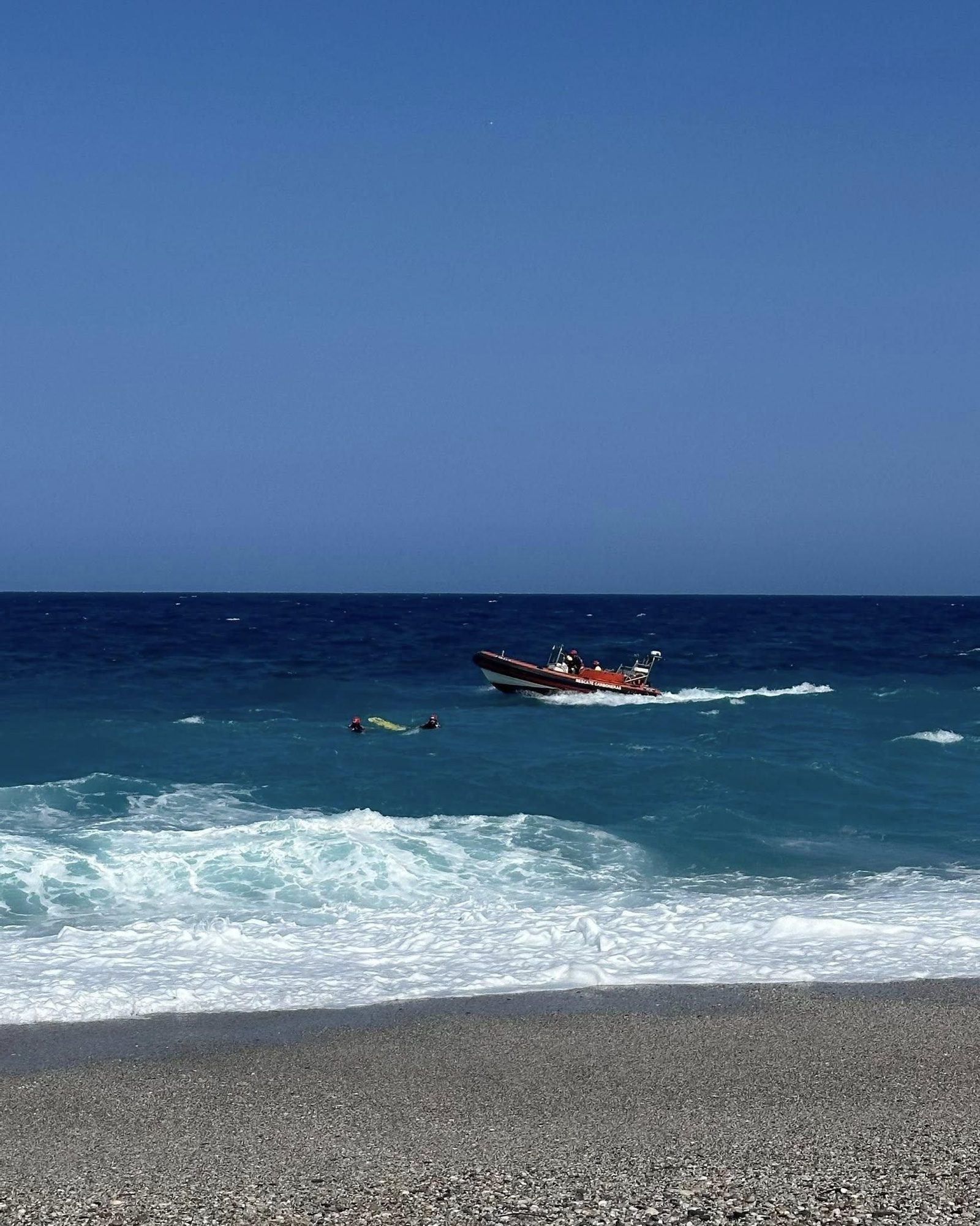 Imagen de archivo de una operación de Protección Civil de Carboneras en la Playa de los Muertos.