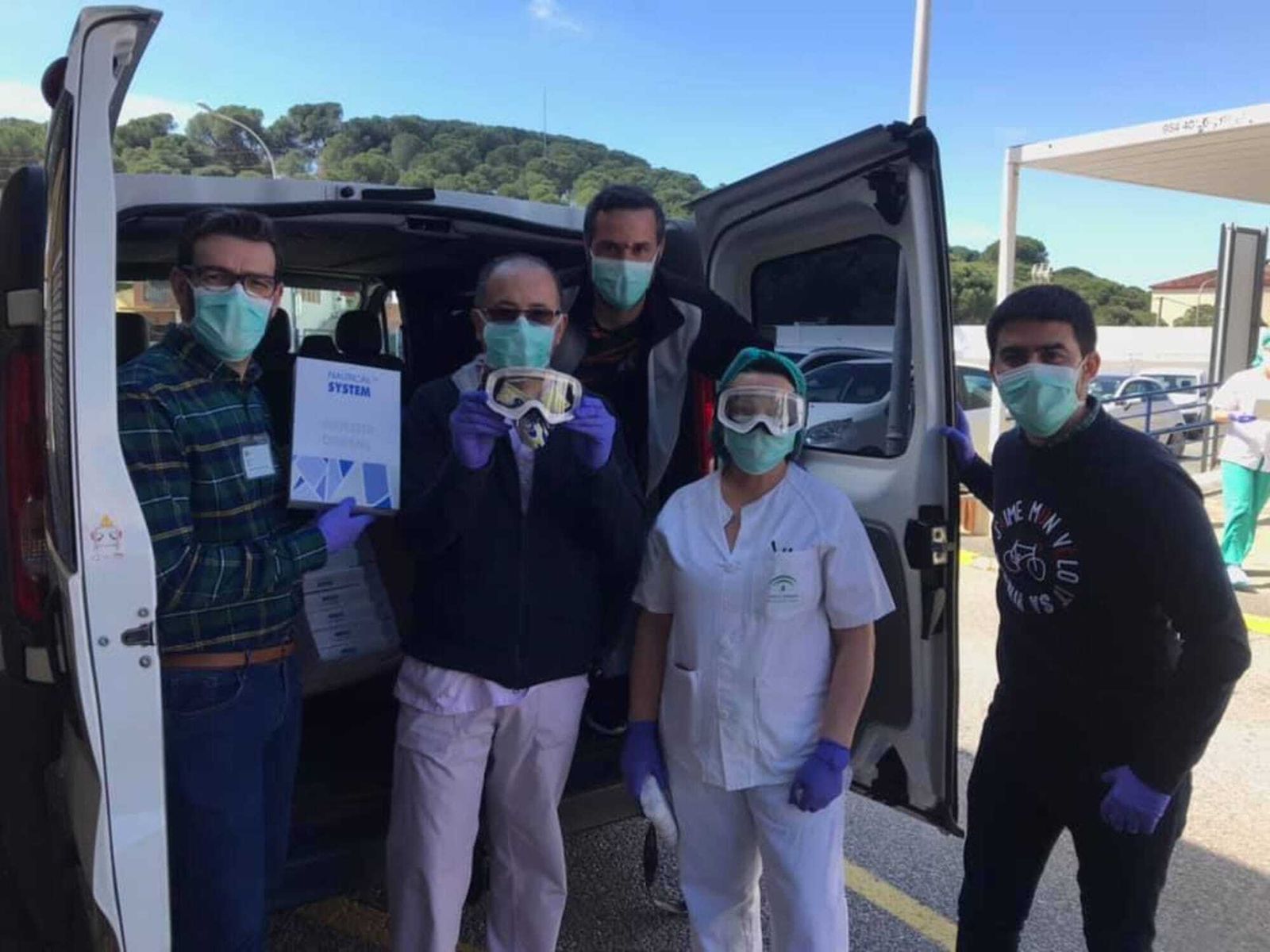 El Motoclub Tragatierra de Zalamea dona material sanitario para la lucha contra el coronavirus