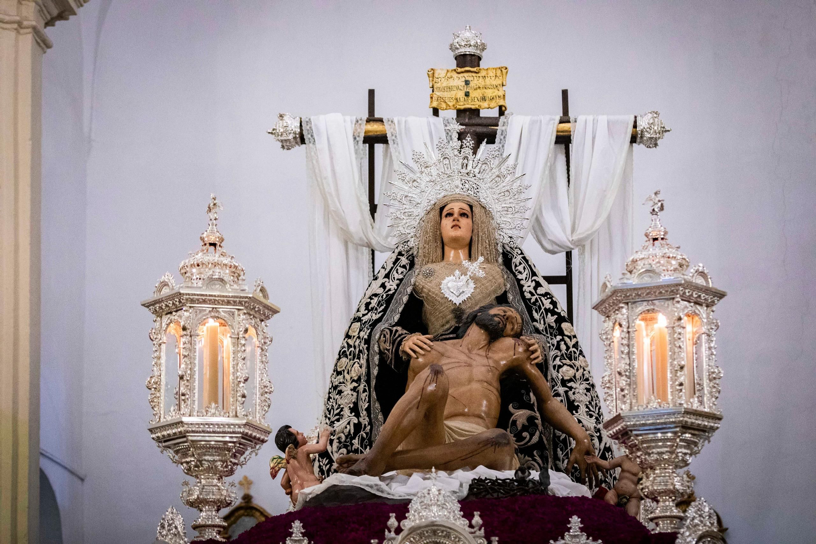 Las imágenes de la Cofradía de la Caridad este Martes Santo en la Semana Santa de San Fernando 2024