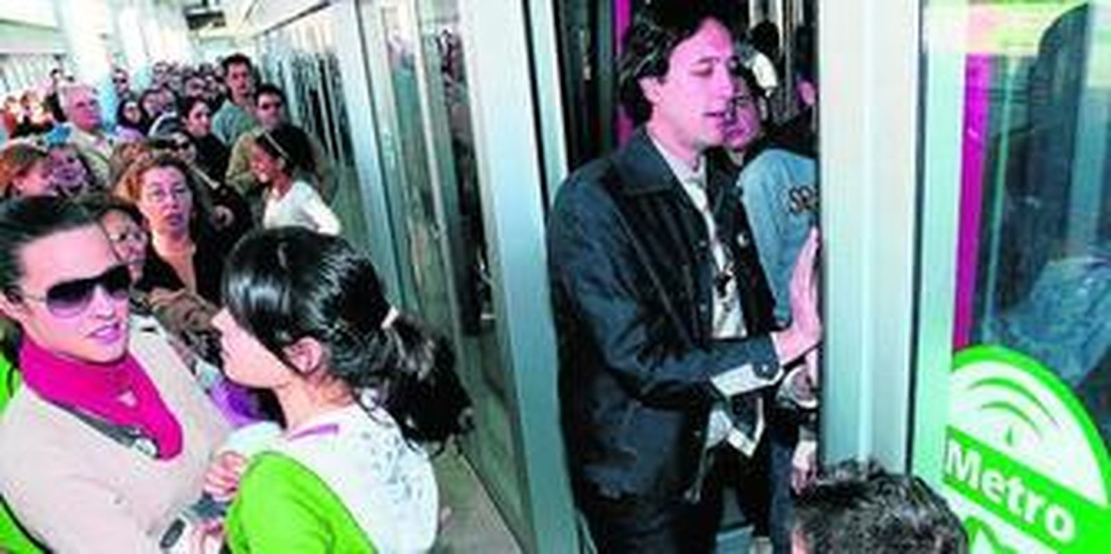 La capital sevillana no ha pasado de la primera línea que se inauguró con máxima expectación enl 2 de abril de 2009.