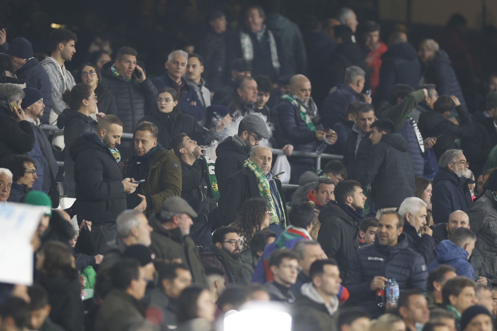 Búscate en las fotos del Betis-Barcelona