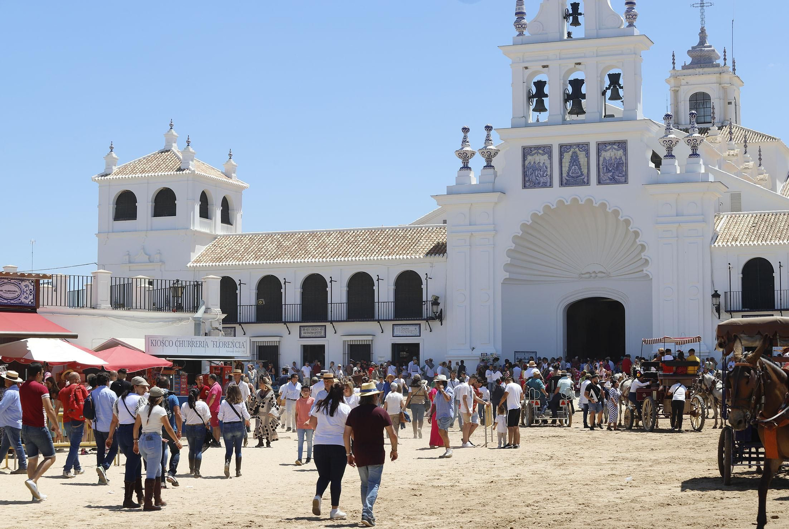 Ambiente en la aldea del Rocío en la jornada del sábado