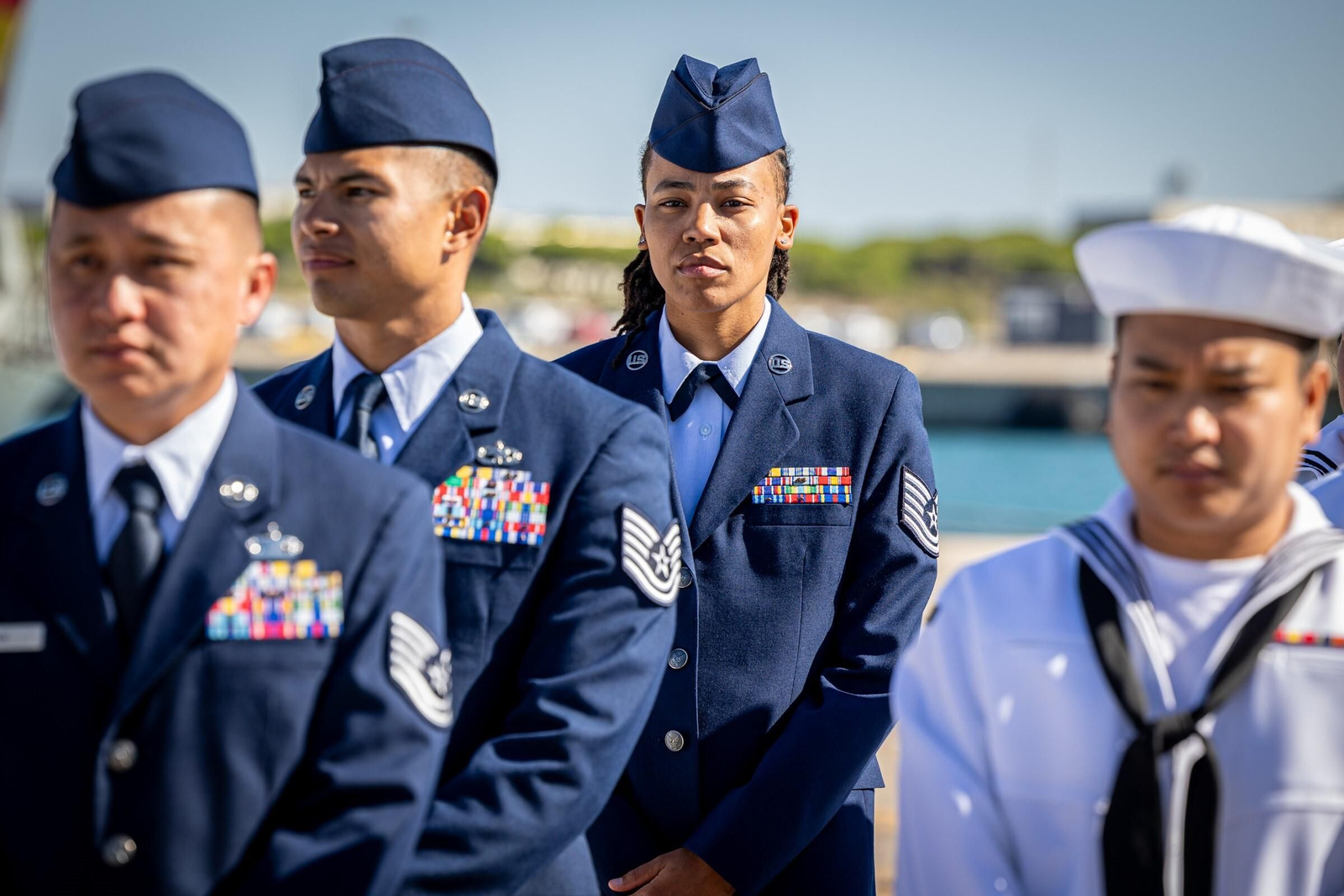 Imágenes: España y EEUU conmemoran 70 años de "guardias juntos" en la Base de Rota