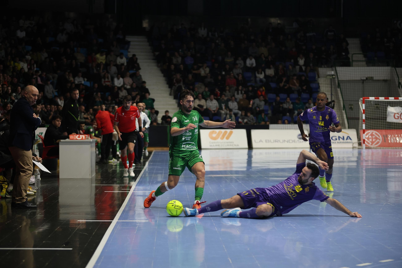 Los jaeneros pudieron ganar pero tuvieron que conformarse con un punto en tierras navarras.
