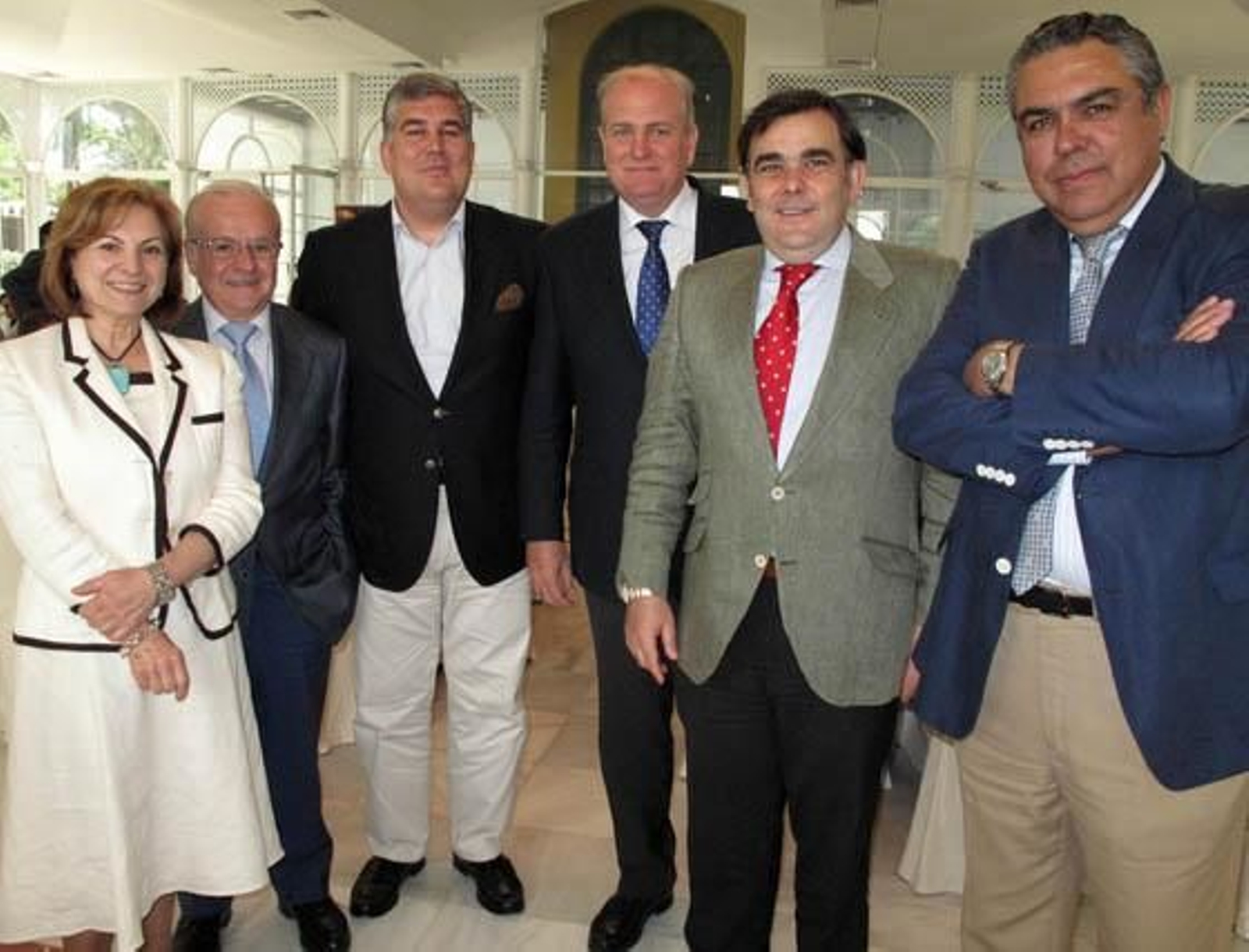 María Ángeles Duque y Curro Mayo, propietarios del Restaurante Manolo Mayo; Quino Jiménez, dueño de Azafrán Restaurantes; Ramón Romero, Jesús Becerra (Becerrita) y José Manuel Álvarez (Mantequerías El Prado).

Foto: Victoria Ramírez