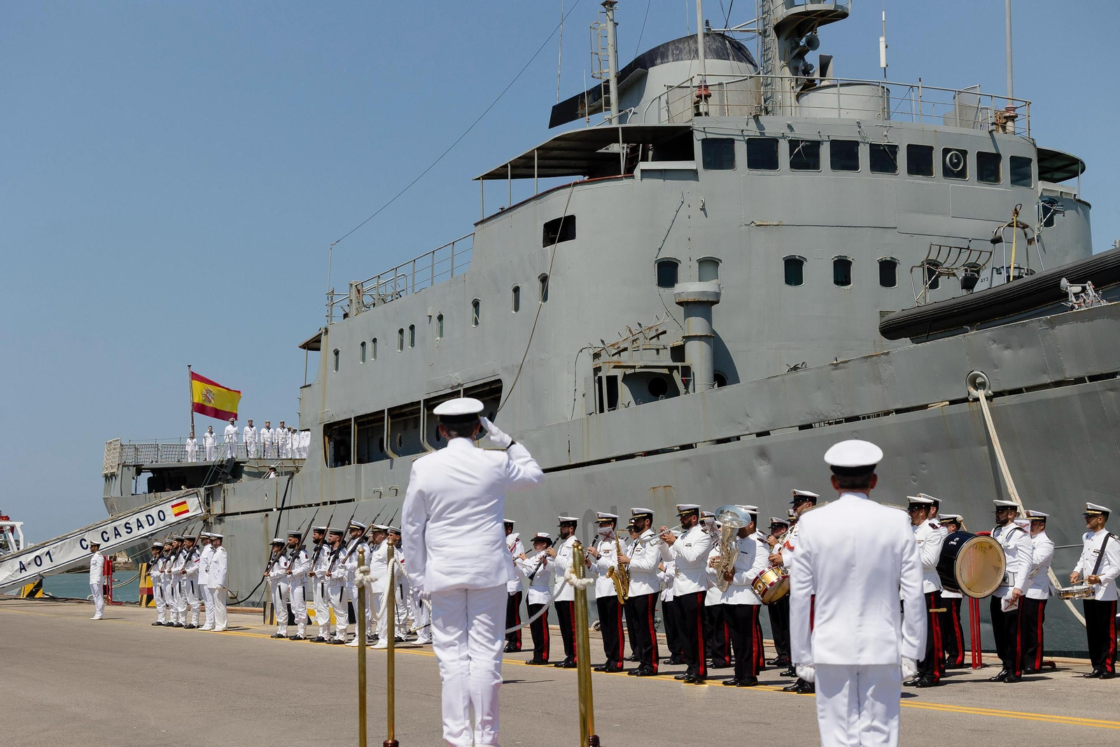 Las imagenes del acto de baja oficial del buque 'Contramaestre Casado' de la Armada
