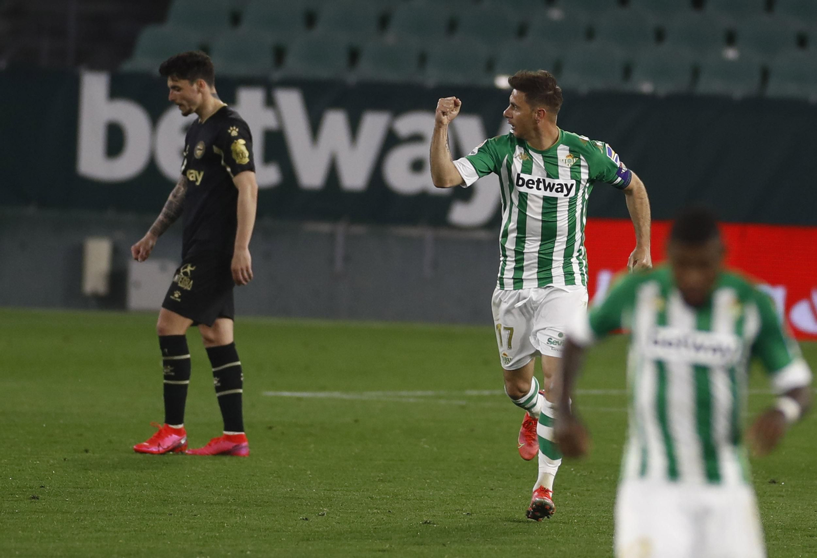 Joaquí celebra su gol ante el Alavés.